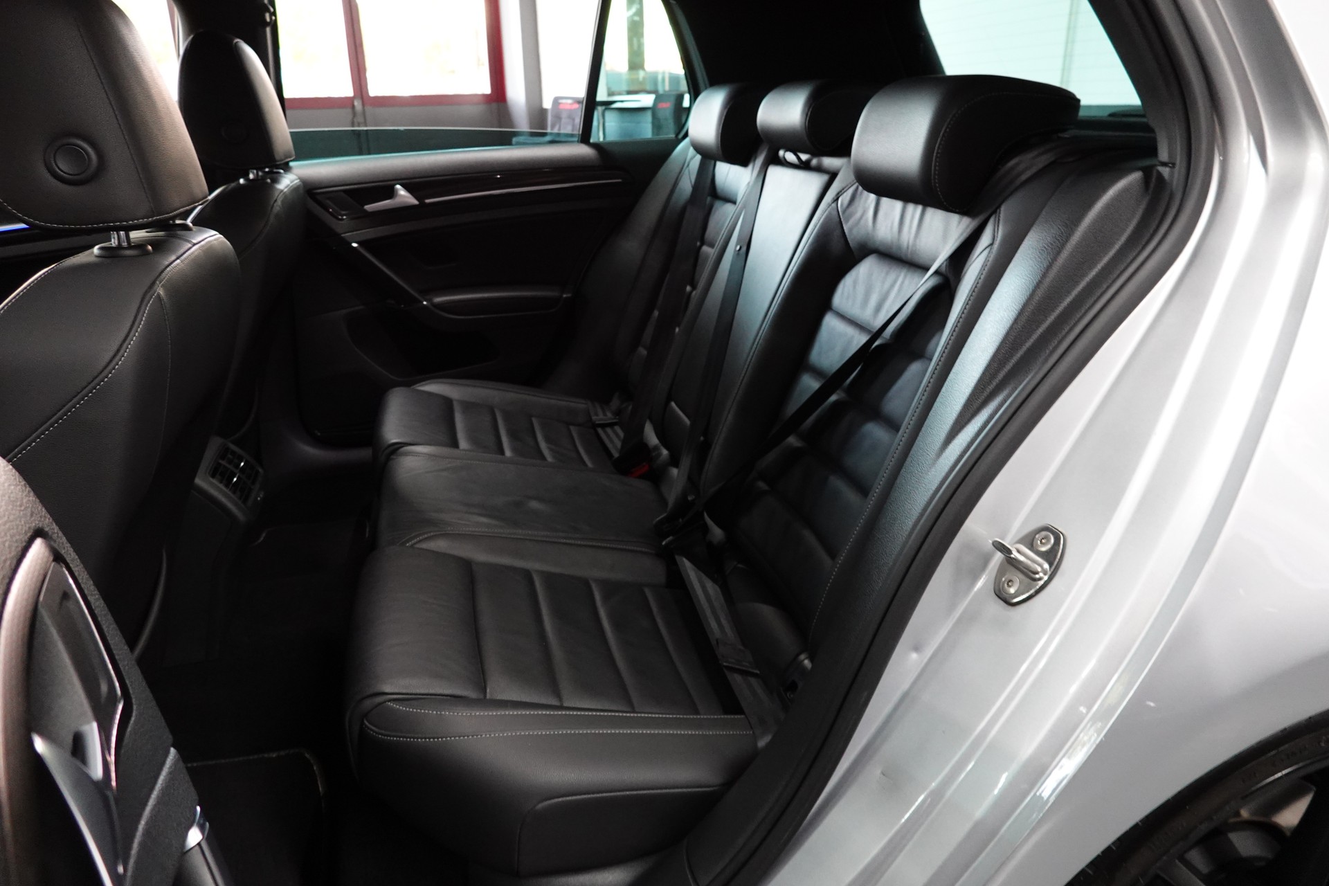 VW GOLF 2.0 TSI R 4MOTION DSG 301 PS CH-FZ-image-30