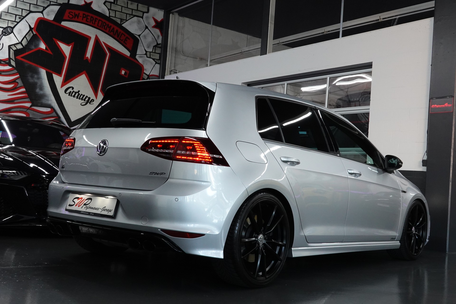 VW GOLF 2.0 TSI R 4MOTION DSG 301 PS CH-FZ-image-18