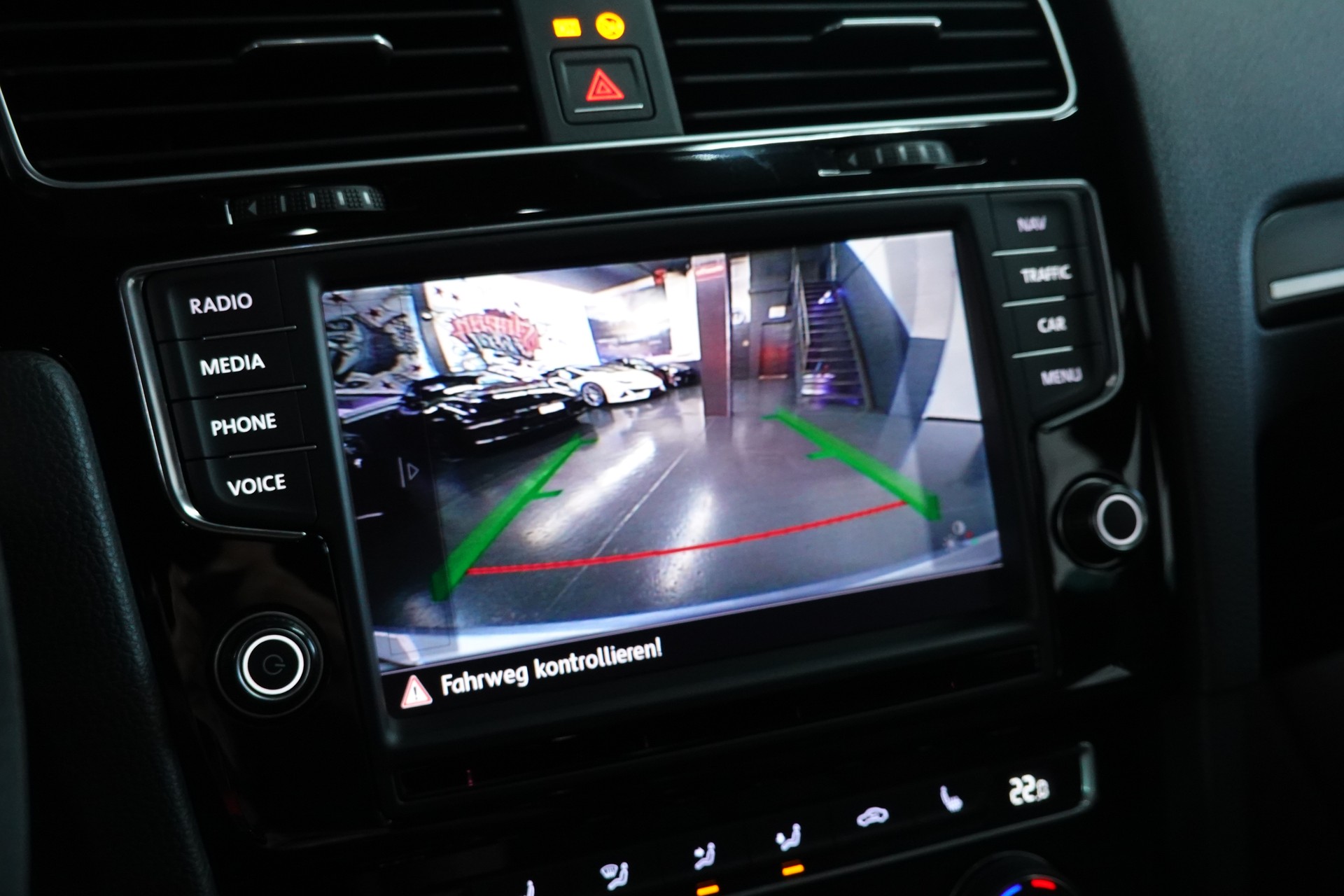 VW GOLF 2.0 TSI R 4MOTION DSG 301 PS CH-FZ-image-23