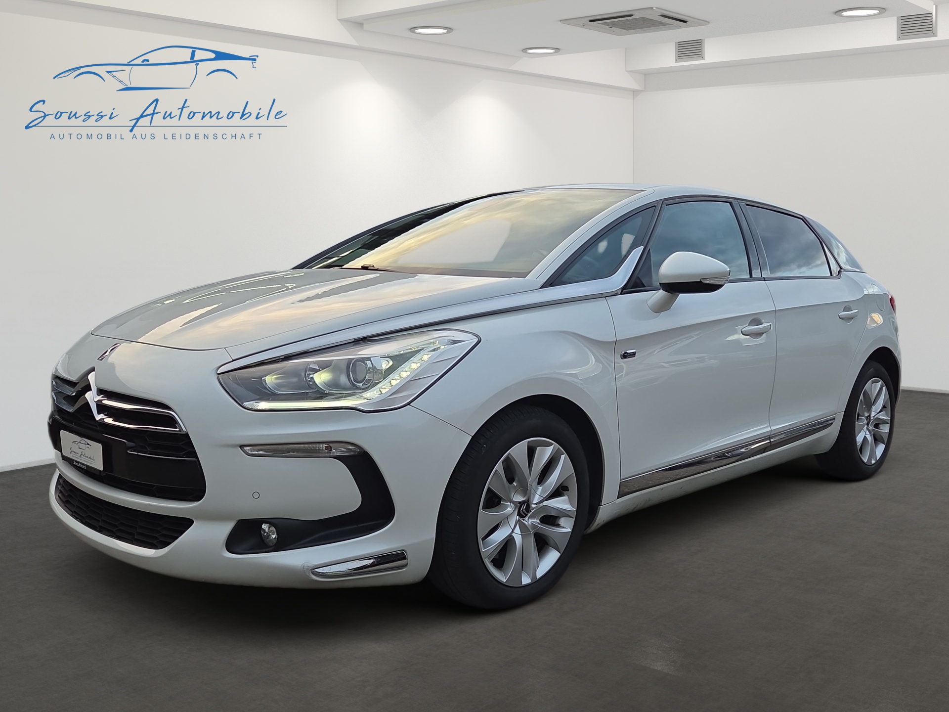 DS AUTOMOBILES DS5 HYbrid4 200 Chic EGS6-image-0