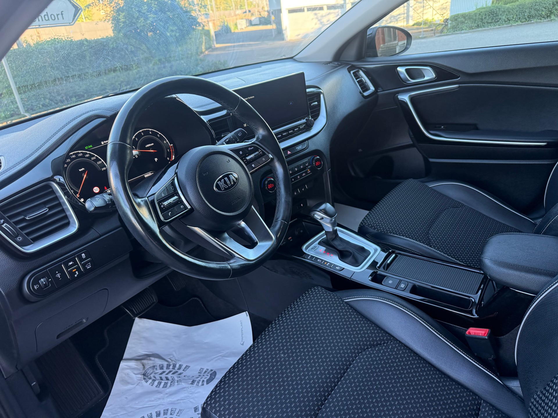 KIA XCeed 1.4 T-GDi Style DCT-image-7