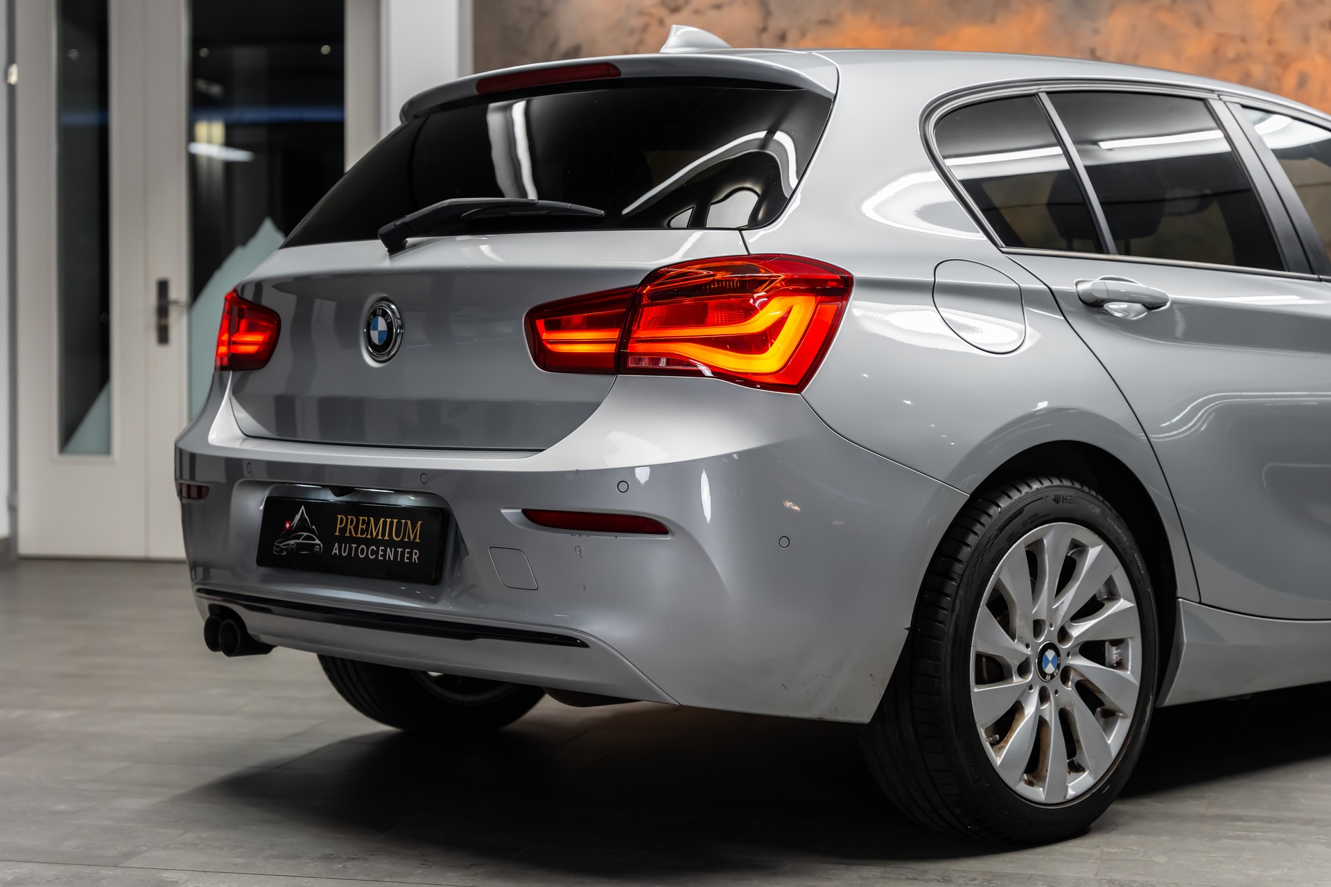BMW 120d xDrive Sport Line Steptronic *Leder*R-Kamera*Abstandstempomat*-image-6