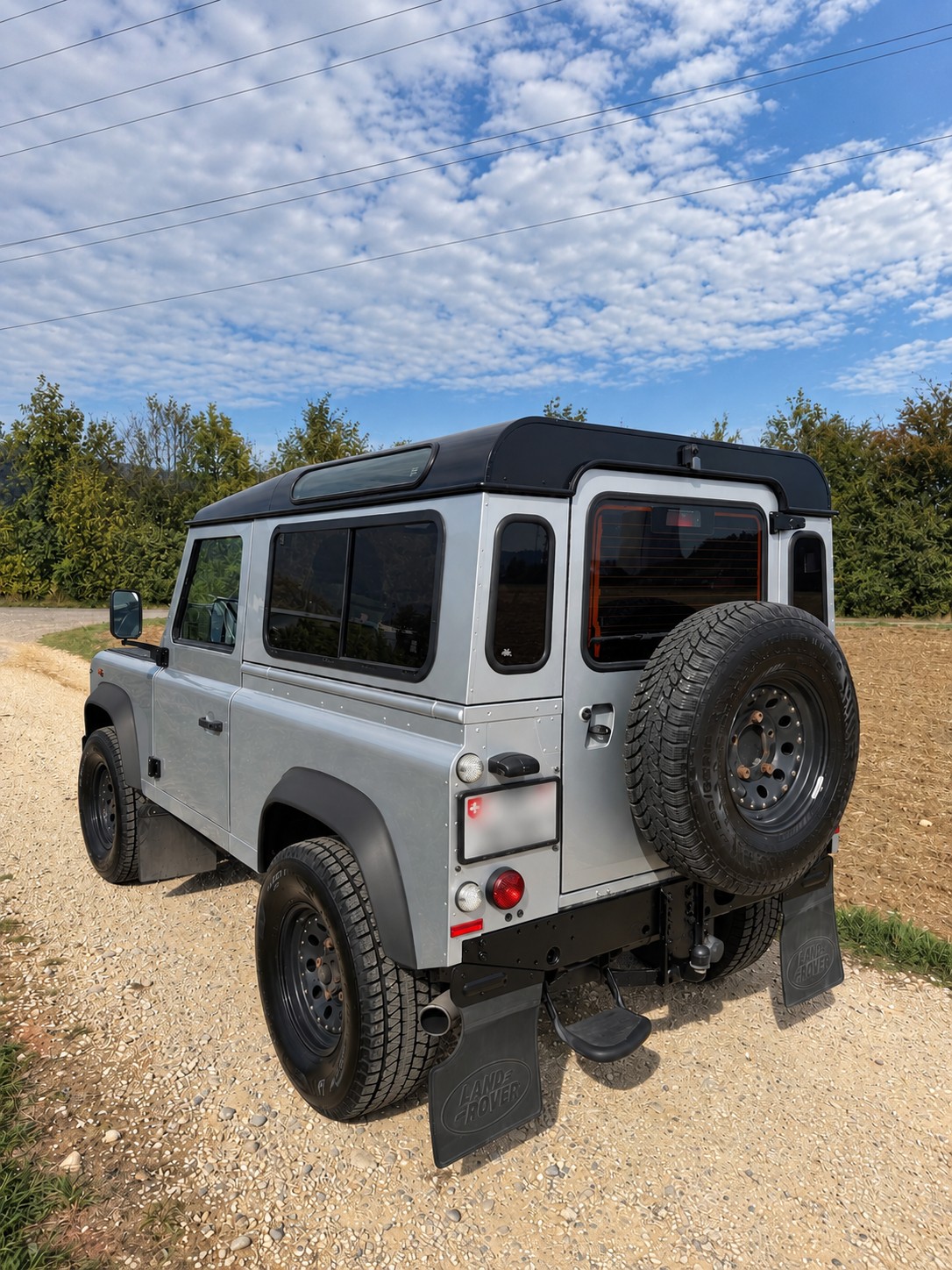 LAND ROVER Defender 90 2.2 TD4 SW-image-1