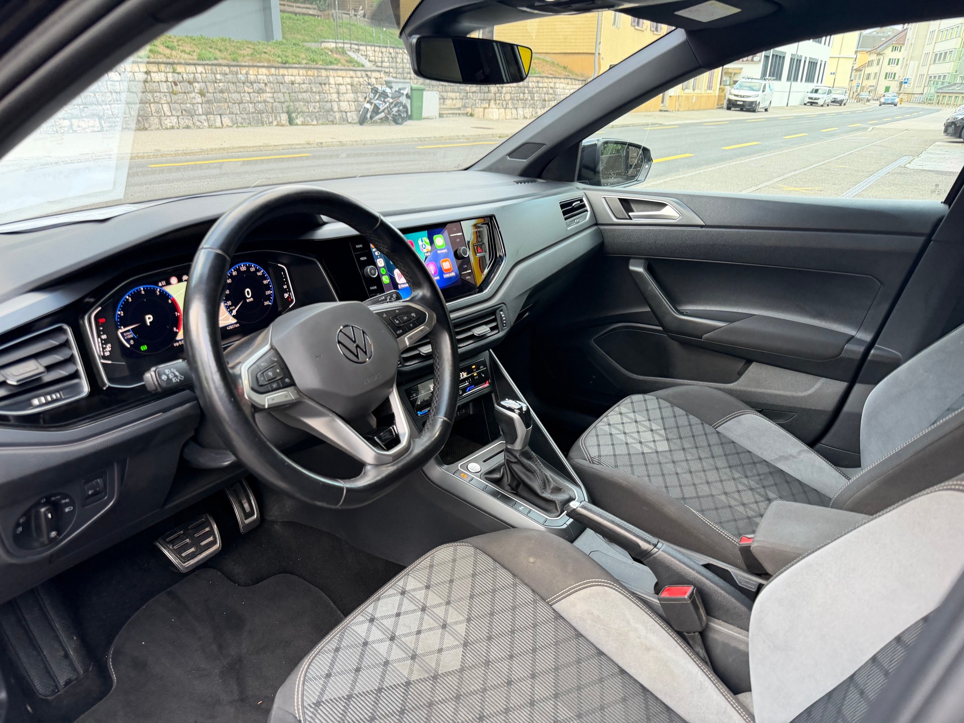 VW Polo 1.0 TSI R-Line DSG-image-8