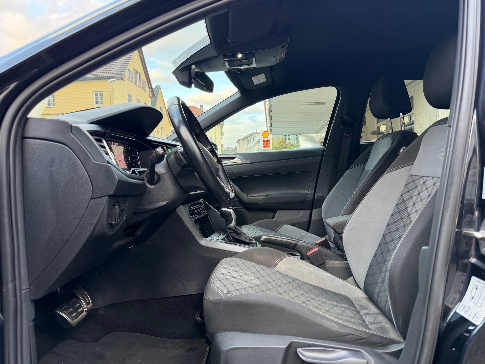 VW Polo 1.0 TSI R-Line DSG-image-7