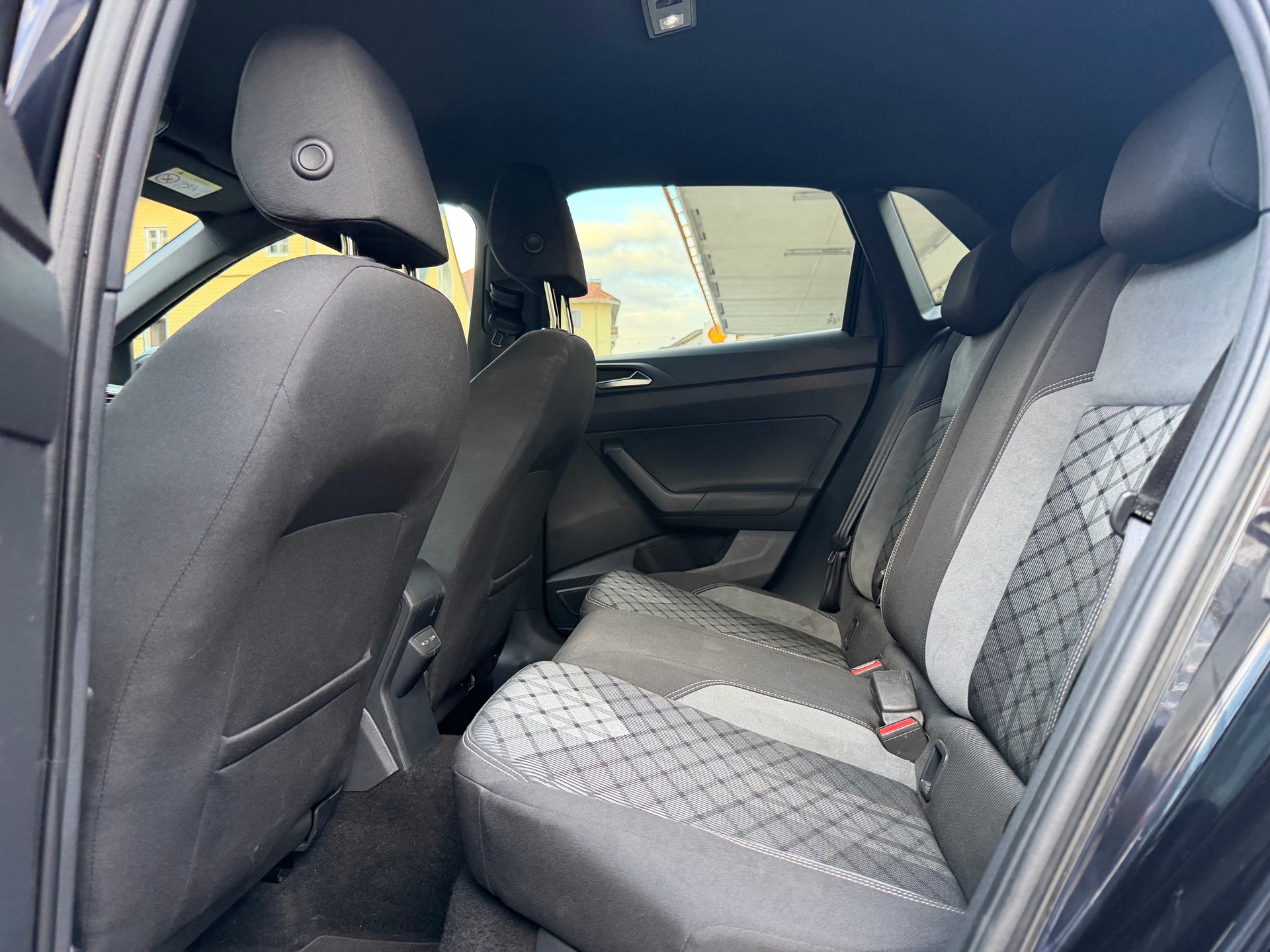 VW Polo 1.0 TSI R-Line DSG-image-6
