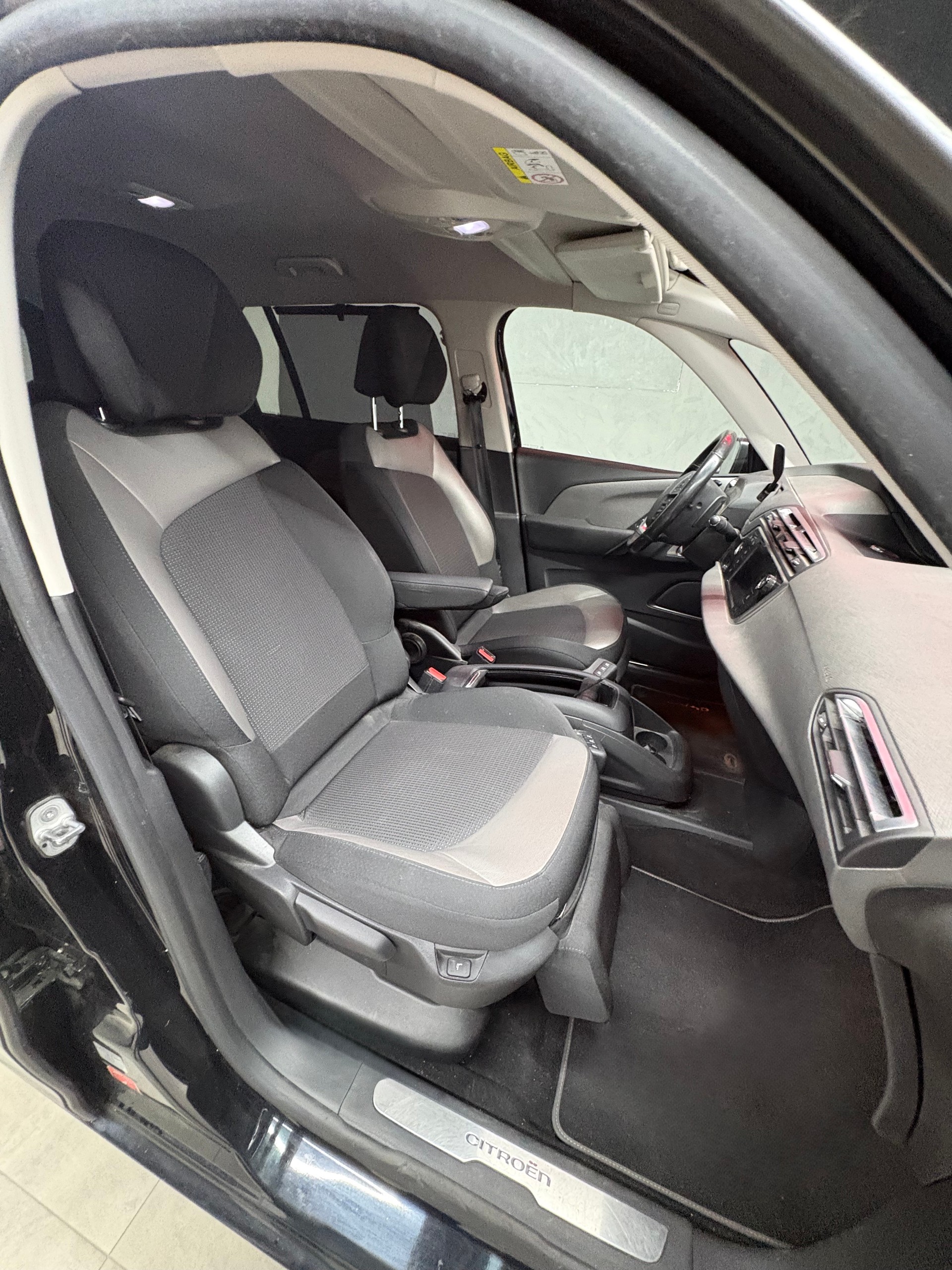 CITROEN Grand C4 Picasso 1.6i 16V e-THP Exclusive-image-6