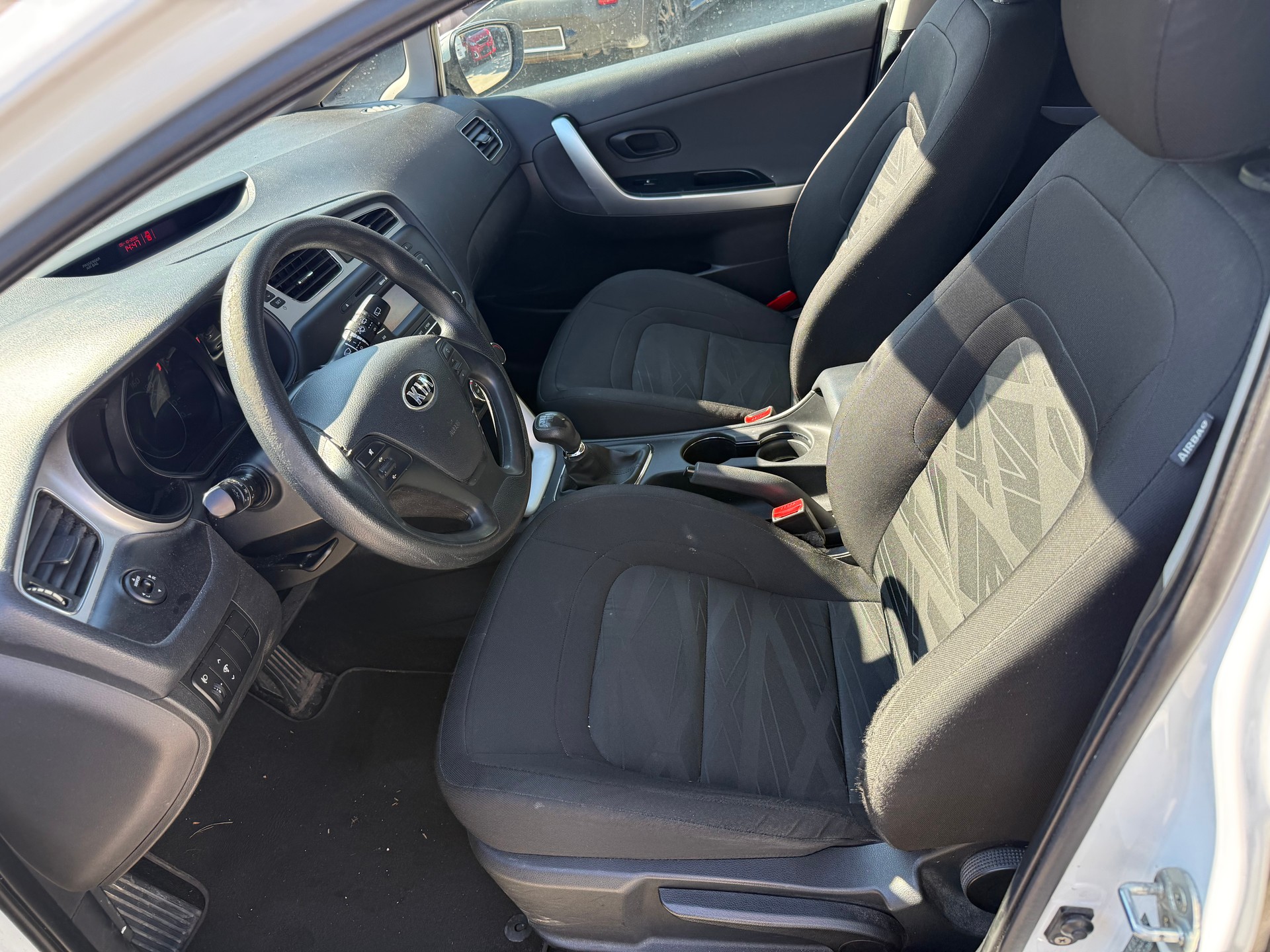 KIA Cee'd 1.4 16V _seven-image-12