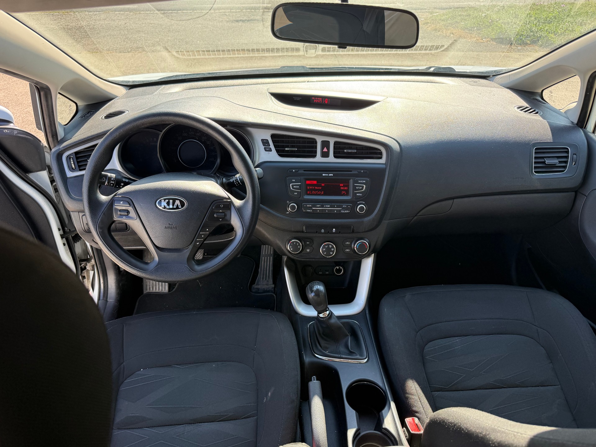 KIA Cee'd 1.4 16V _seven-image-11