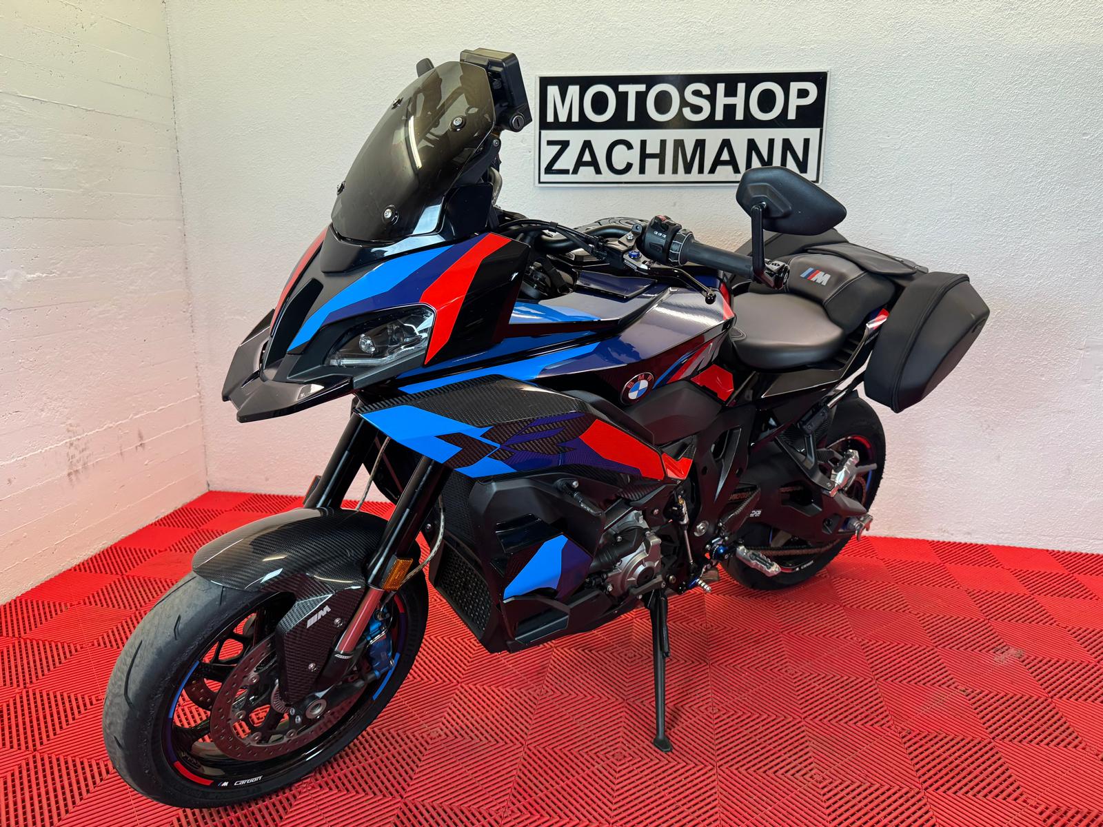 BMW M 1000 XR COMPETITION-showroom-element-1