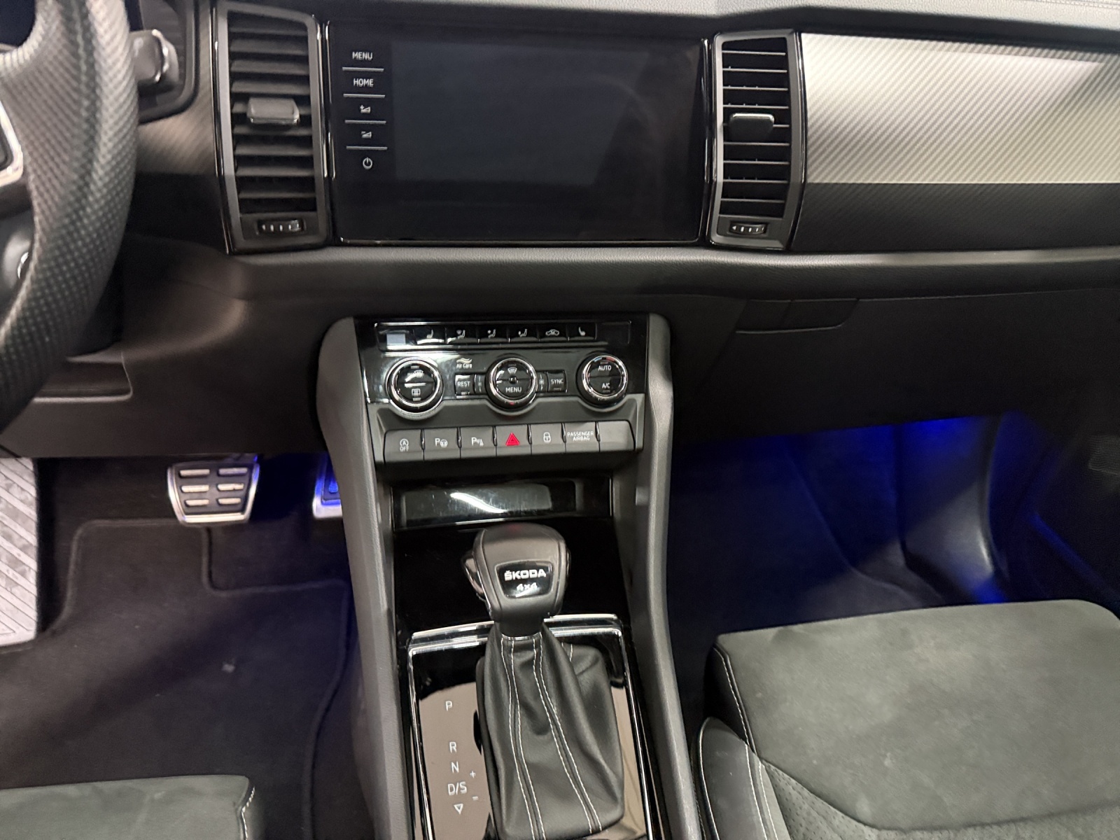 SKODA Kodiaq 2.0 TSI 4x4 SportLine-image-10