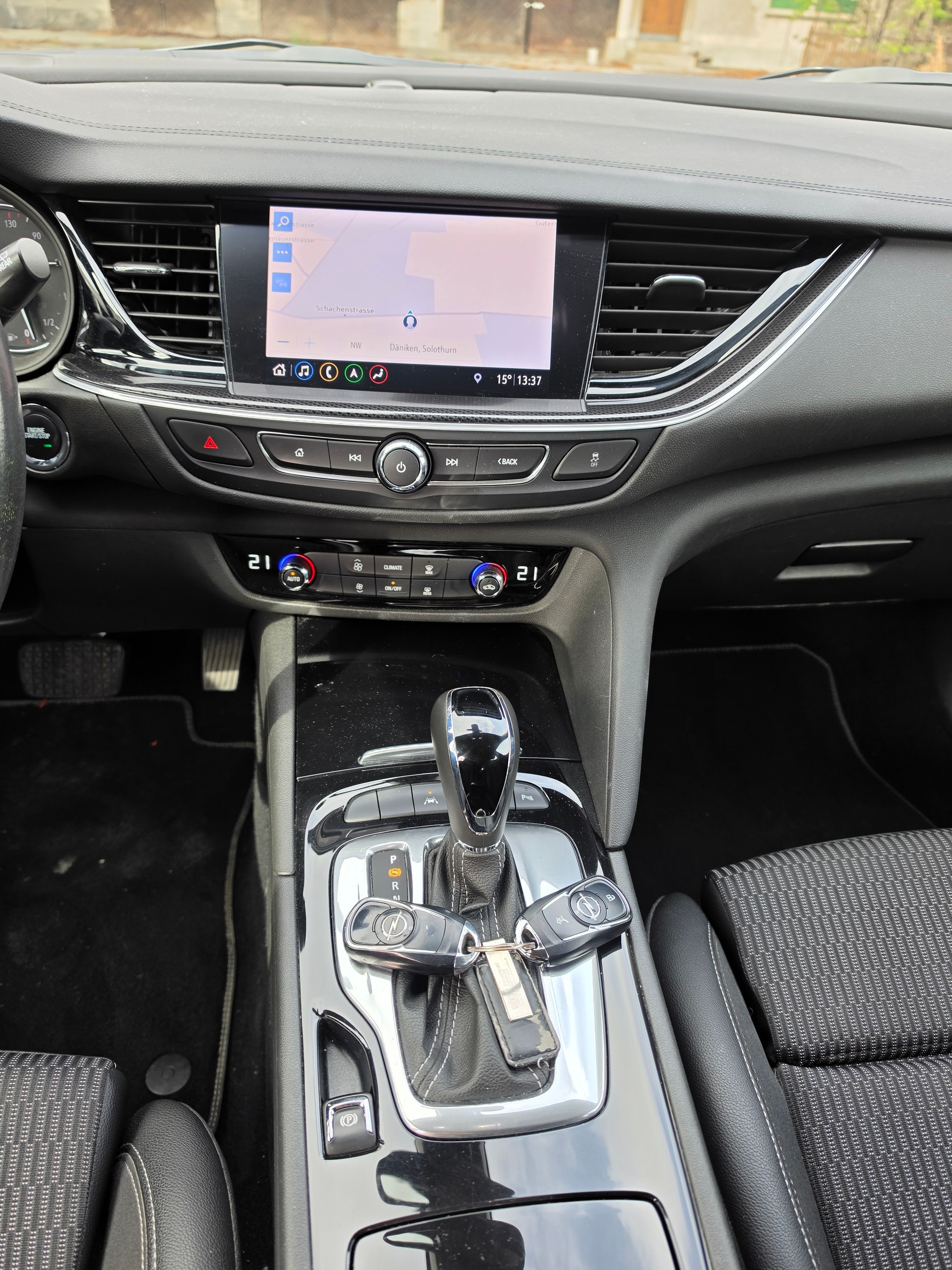 OPEL Insignia 2.0 CDTI Sports Tourer Elegance Automatic-image-13