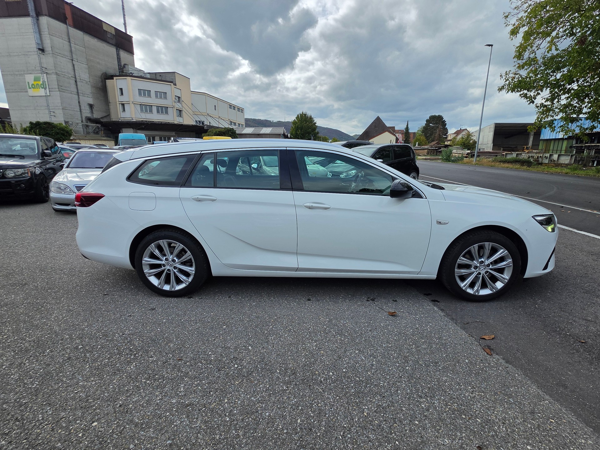 OPEL Insignia 2.0 CDTI Sports Tourer Elegance Automatic-image-5