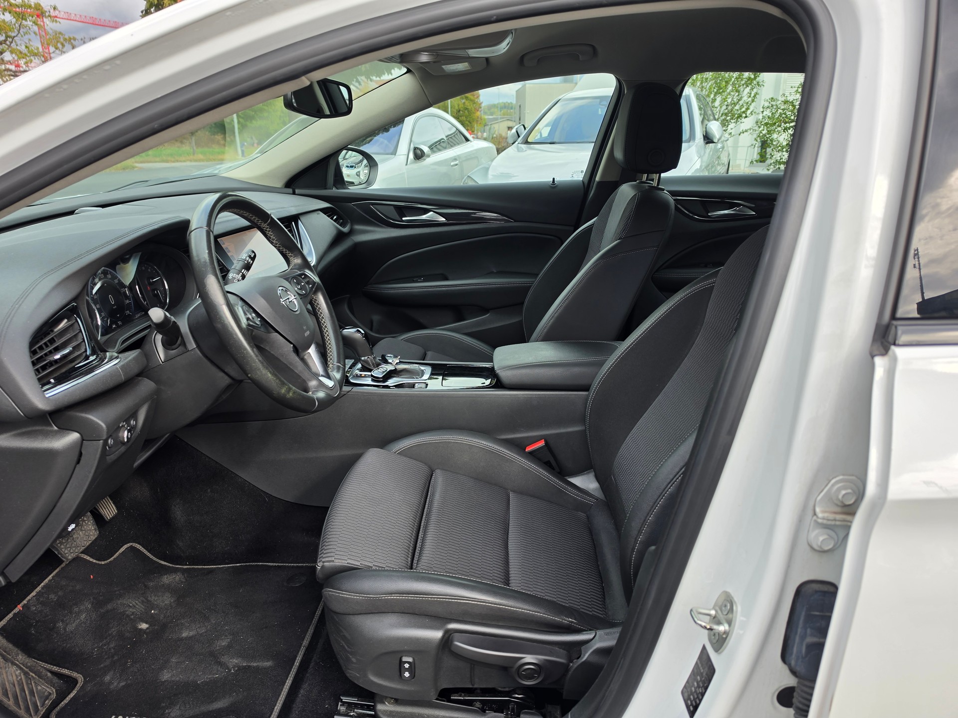OPEL Insignia 2.0 CDTI Sports Tourer Elegance Automatic-image-9