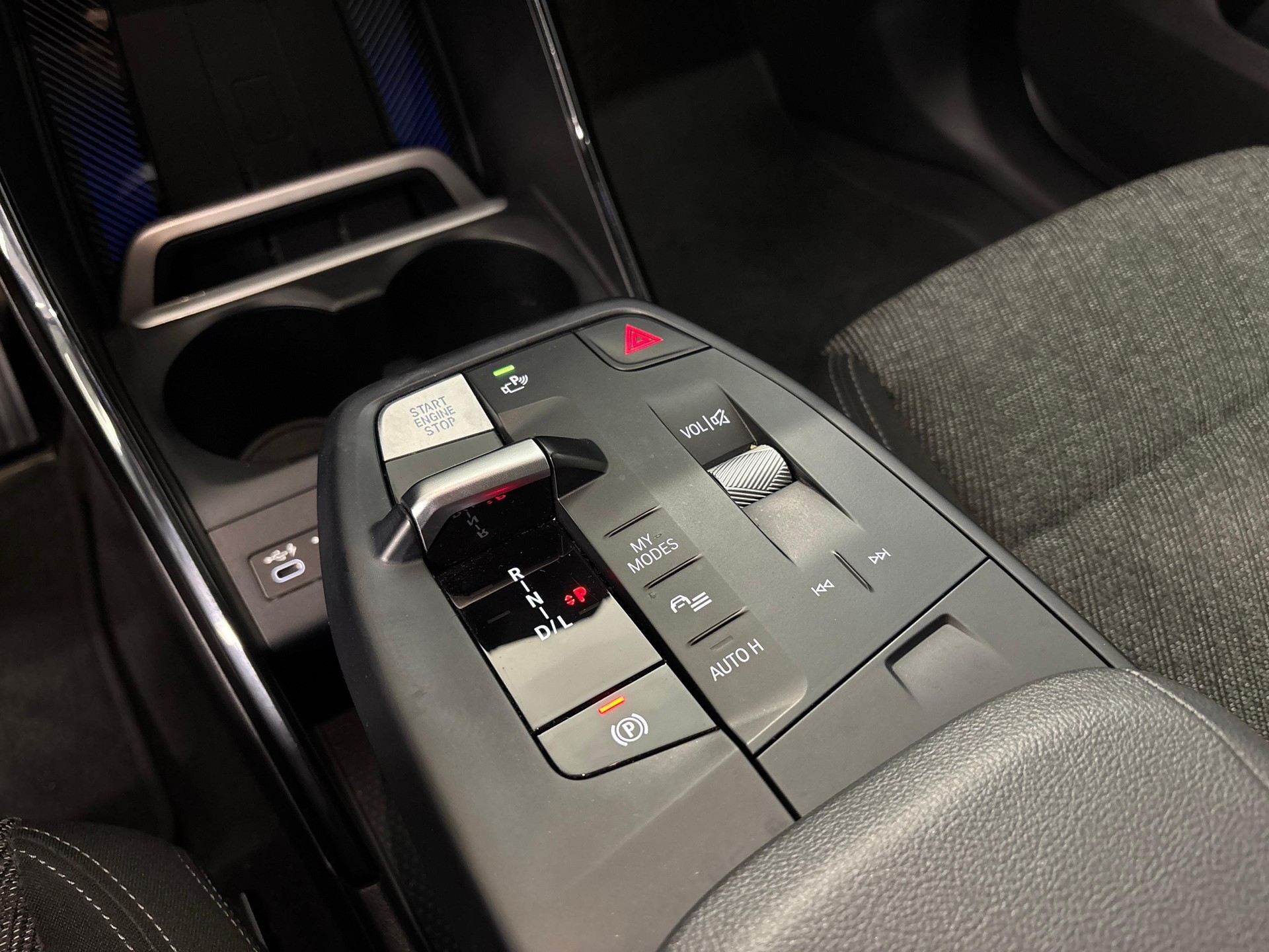 BMW X1 23d xDrive-image-15