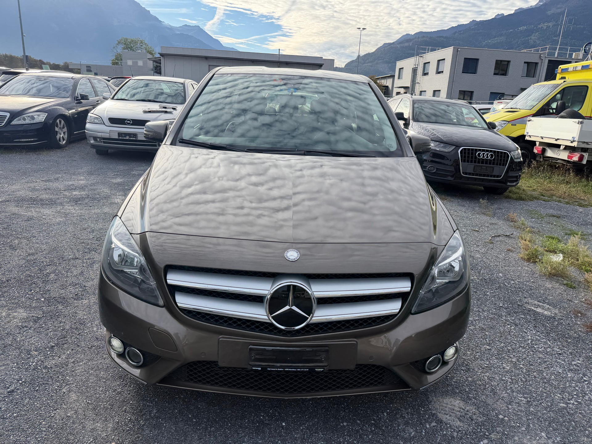 MERCEDES-BENZ B 200-image-1