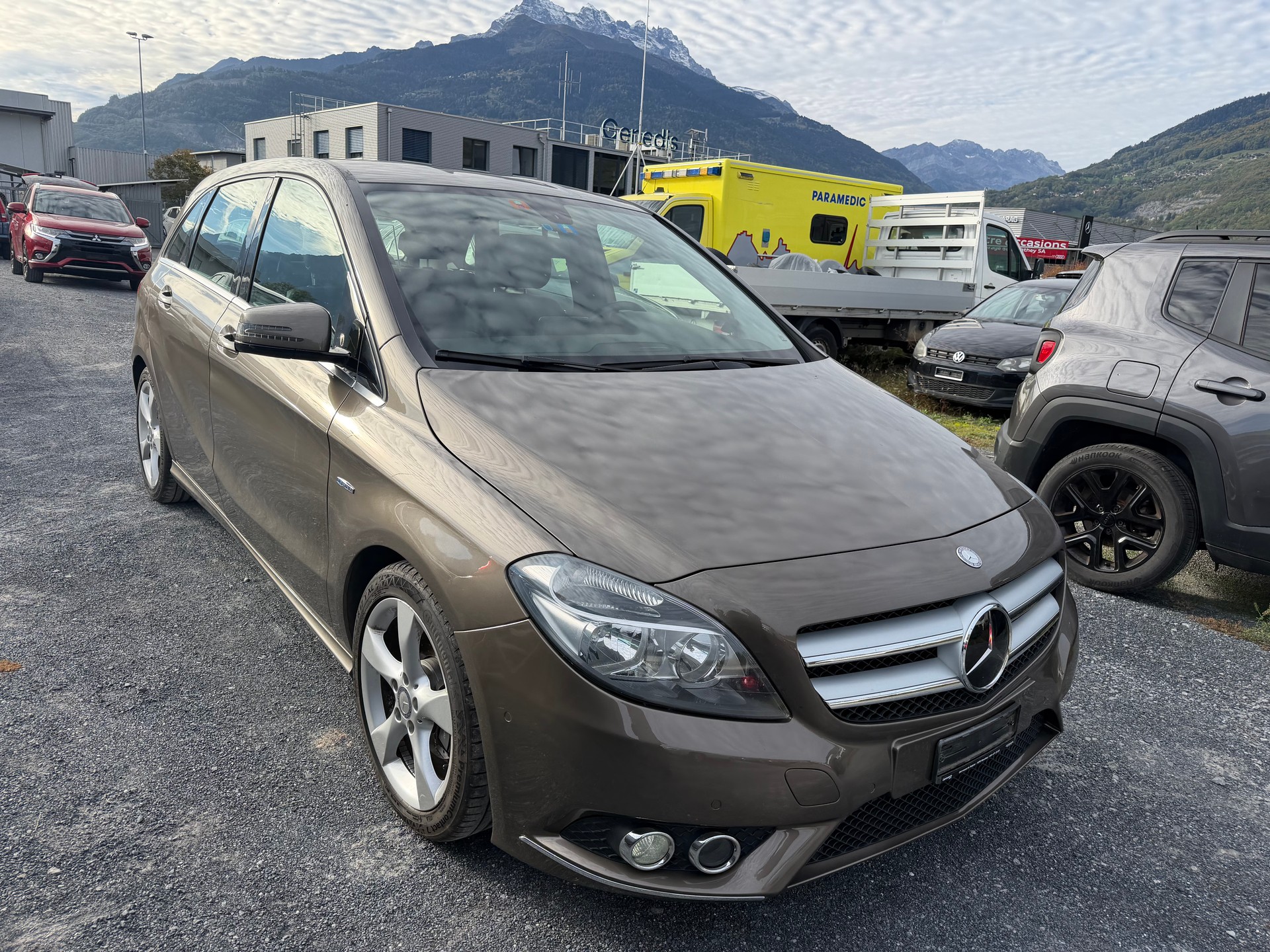 MERCEDES-BENZ B 200-image-4