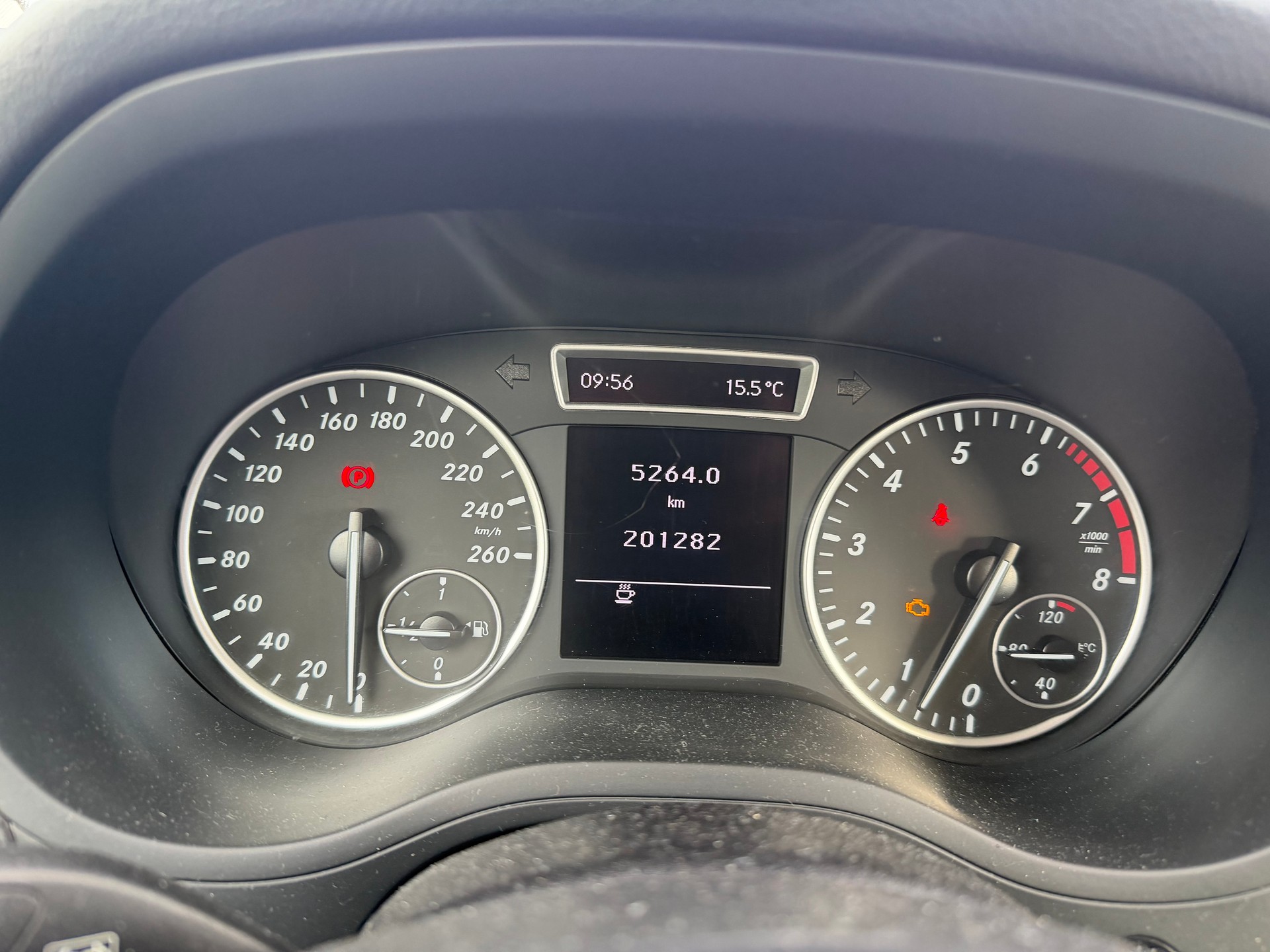 MERCEDES-BENZ B 200-image-11