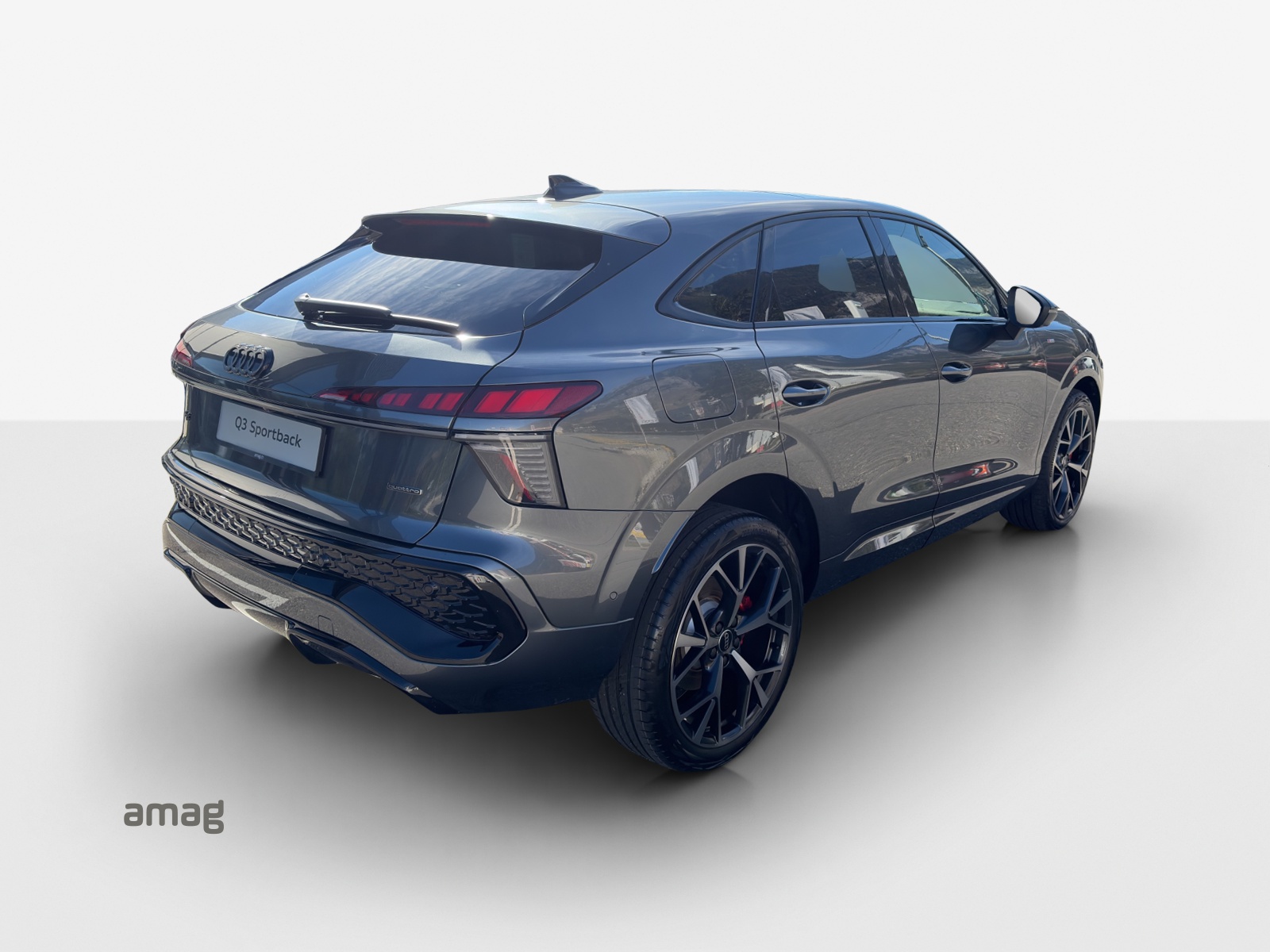 AUDI Q3 Sportback TFSI quattro 195 kW S tronic-image-4
