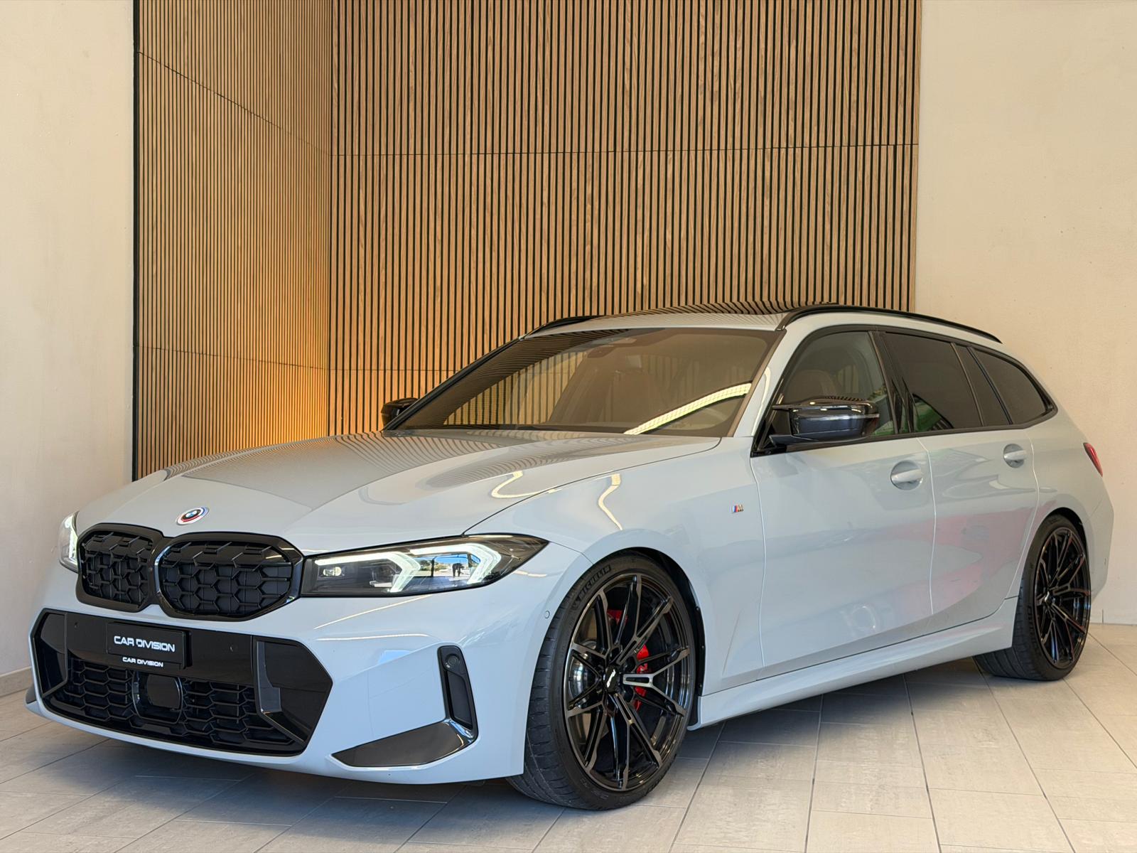 BMW M340i xDrive 48V Touring Steptronic M Sport Pro INDIVUDUAL-image-1