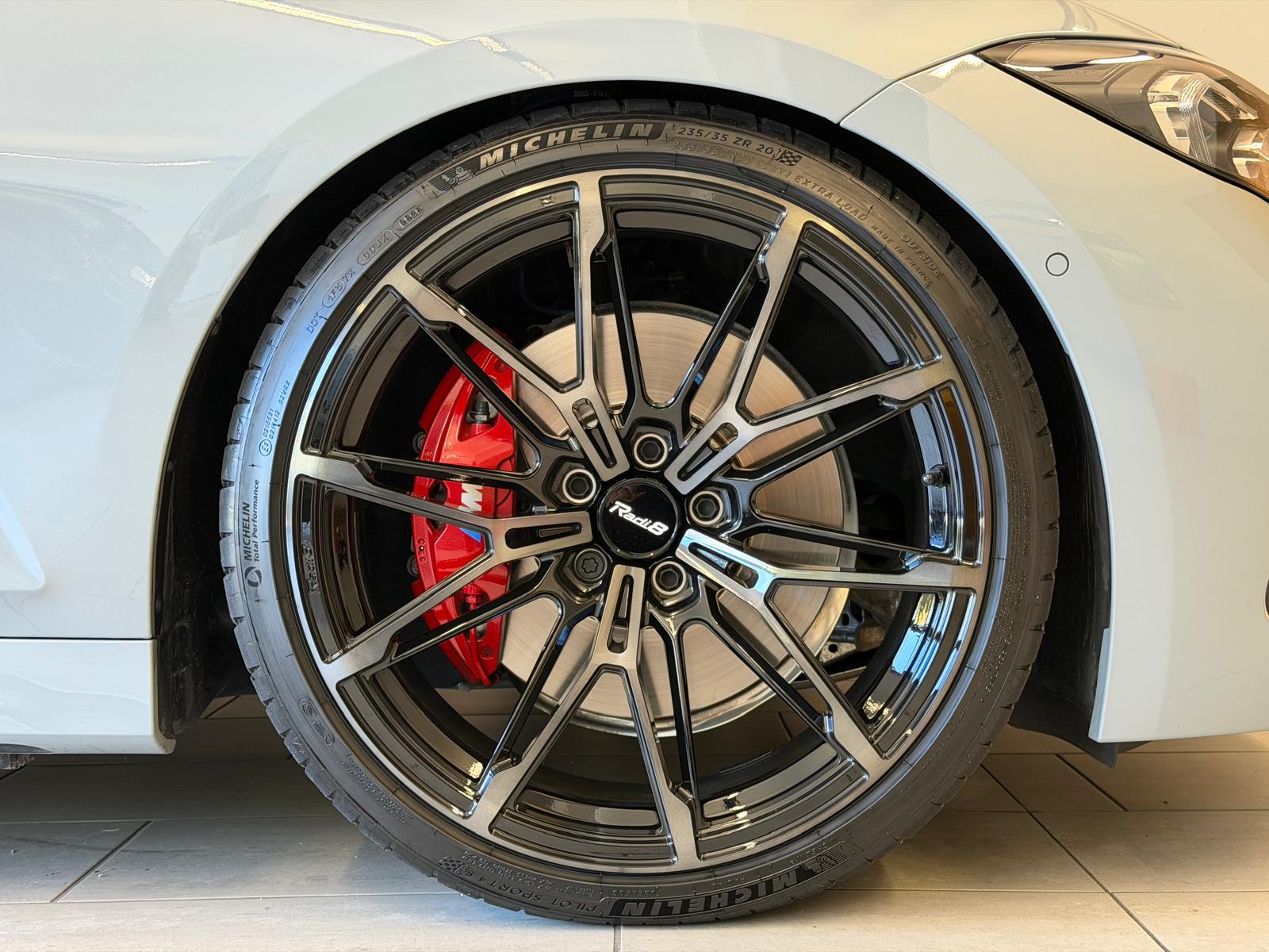 BMW M340i xDrive 48V Touring Steptronic M Sport Pro INDIVUDUAL-image-10