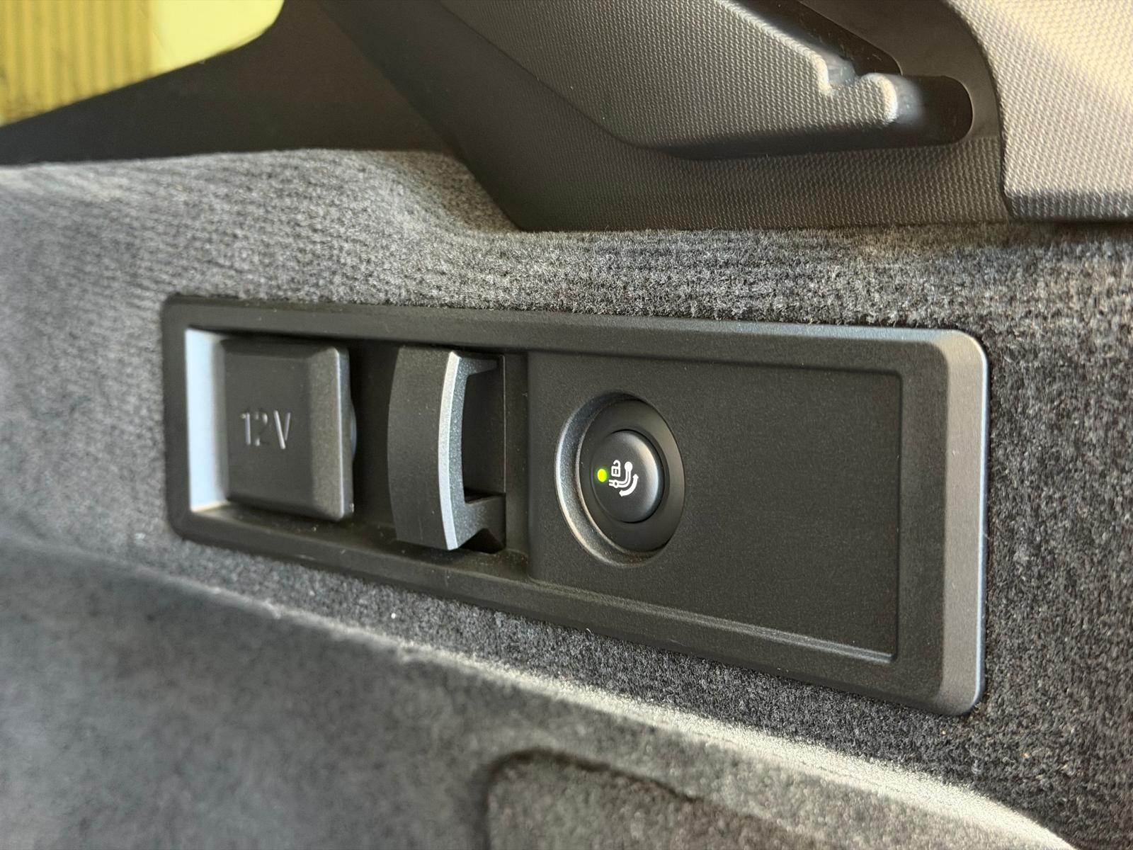 BMW M340i xDrive 48V Touring Steptronic M Sport Pro INDIVUDUAL-image-17