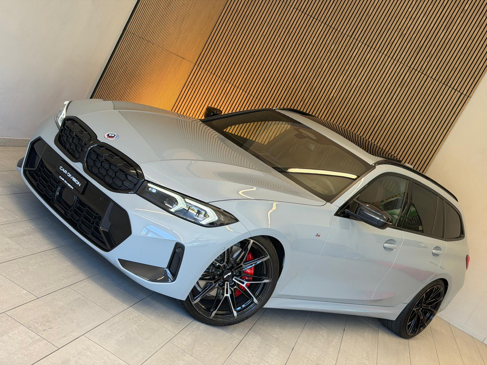 BMW M340i xDrive 48V Touring Steptronic M Sport Pro INDIVUDUAL-image-2