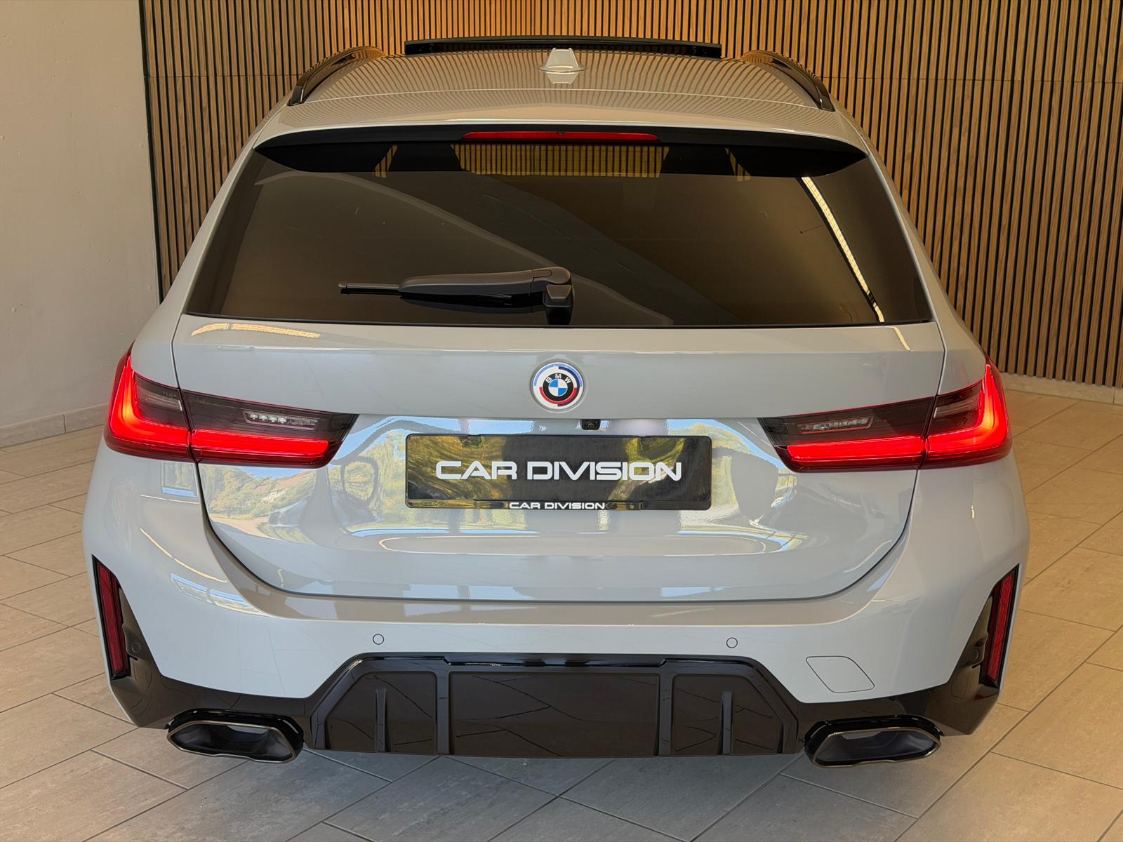 BMW M340i xDrive 48V Touring Steptronic M Sport Pro INDIVUDUAL-image-5
