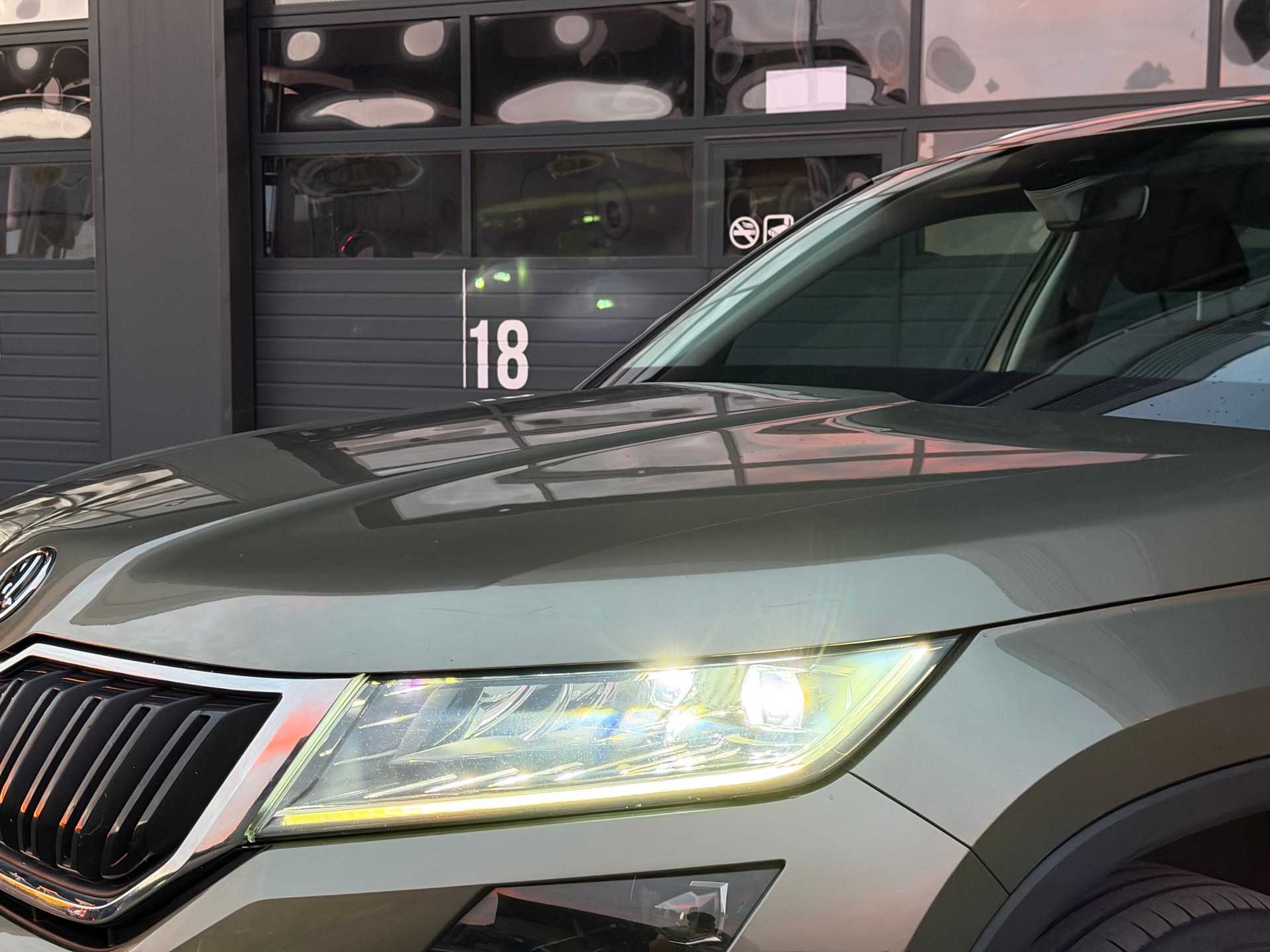 SKODA Kodiaq 2.0 TSI Ambition DSG 4x4 | 7 Plätzer-image-2
