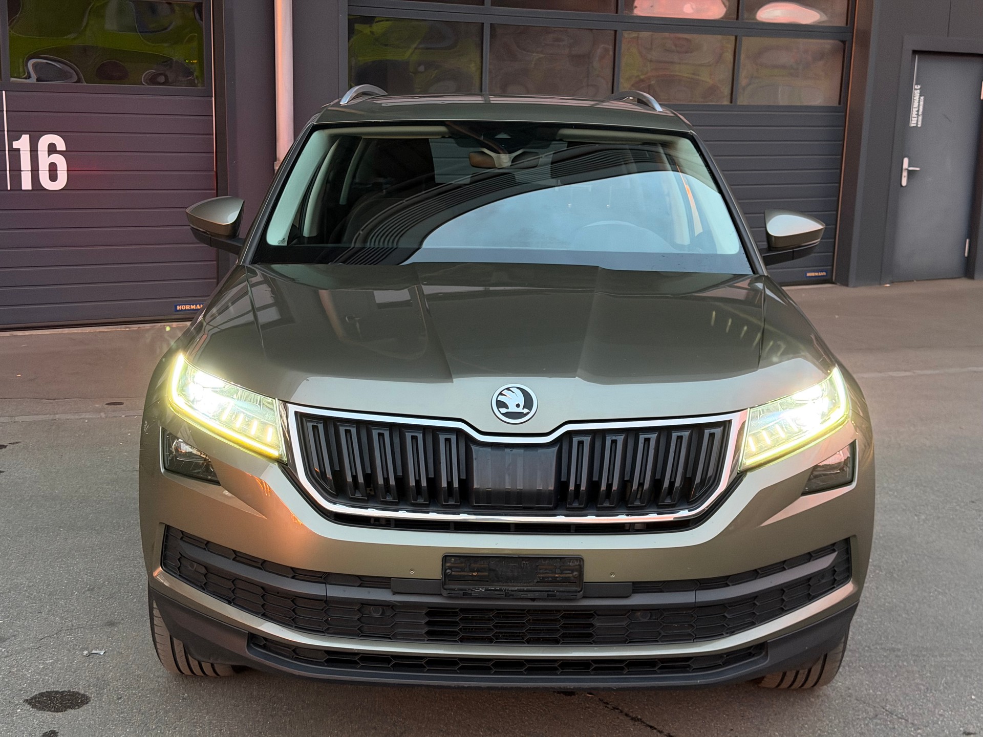 SKODA Kodiaq 2.0 TSI Ambition DSG 4x4 | 7 Plätzer-image-1