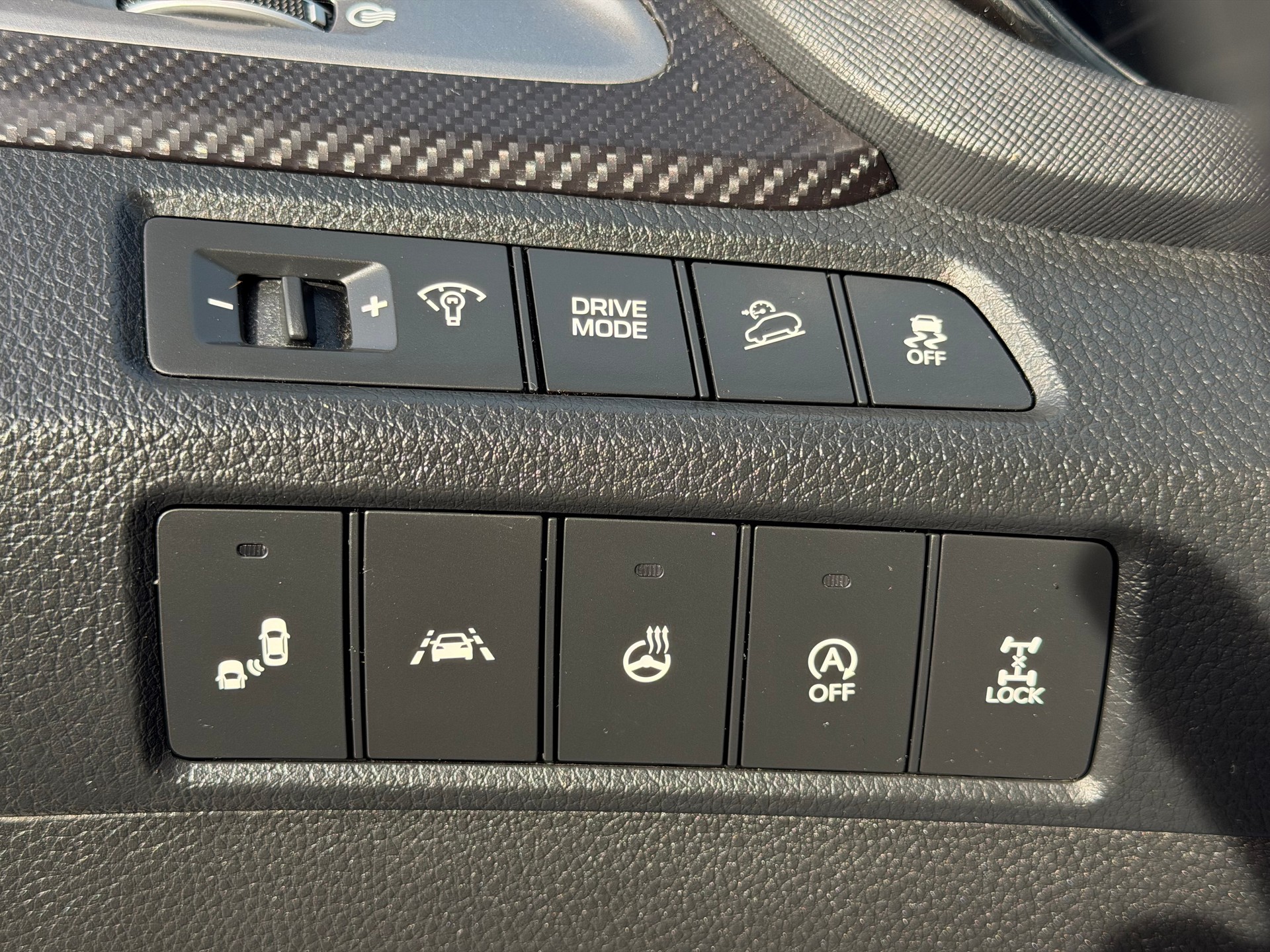 HYUNDAI Santa Fe 2.2 CRDI Amplia 4WD Automatic | Frisch MFK | CH-Auto | 7-Plätzer-image-16