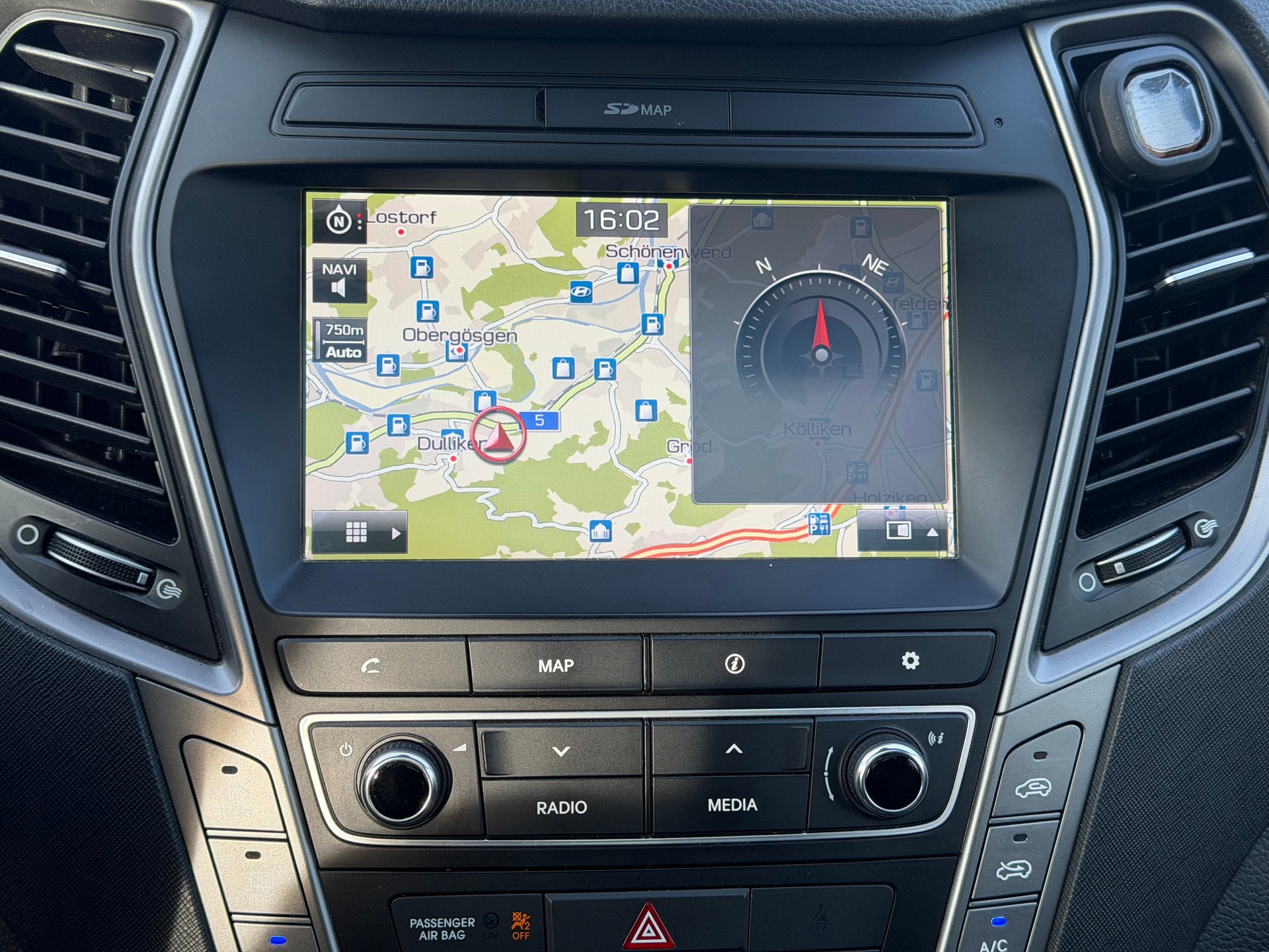 HYUNDAI Santa Fe 2.2 CRDI Amplia 4WD Automatic | Frisch MFK | CH-Auto | 7-Plätzer-image-19