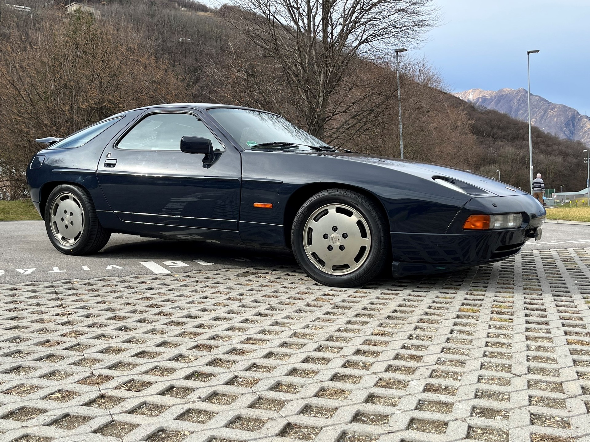 PORSCHE 928 S4-image-0