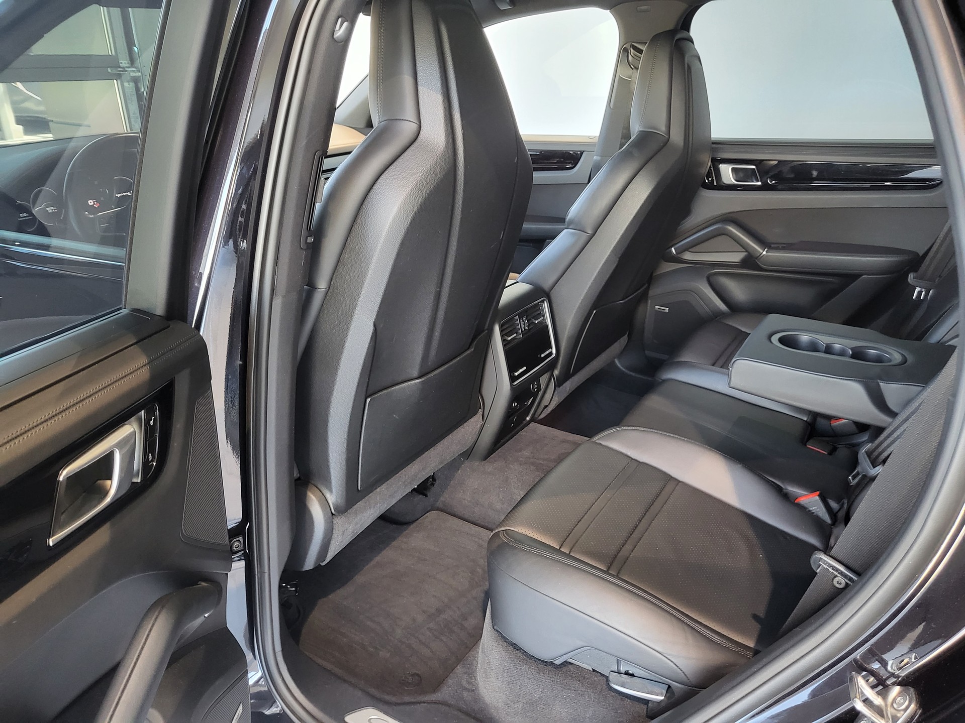 PORSCHE Cayenne S-image-5
