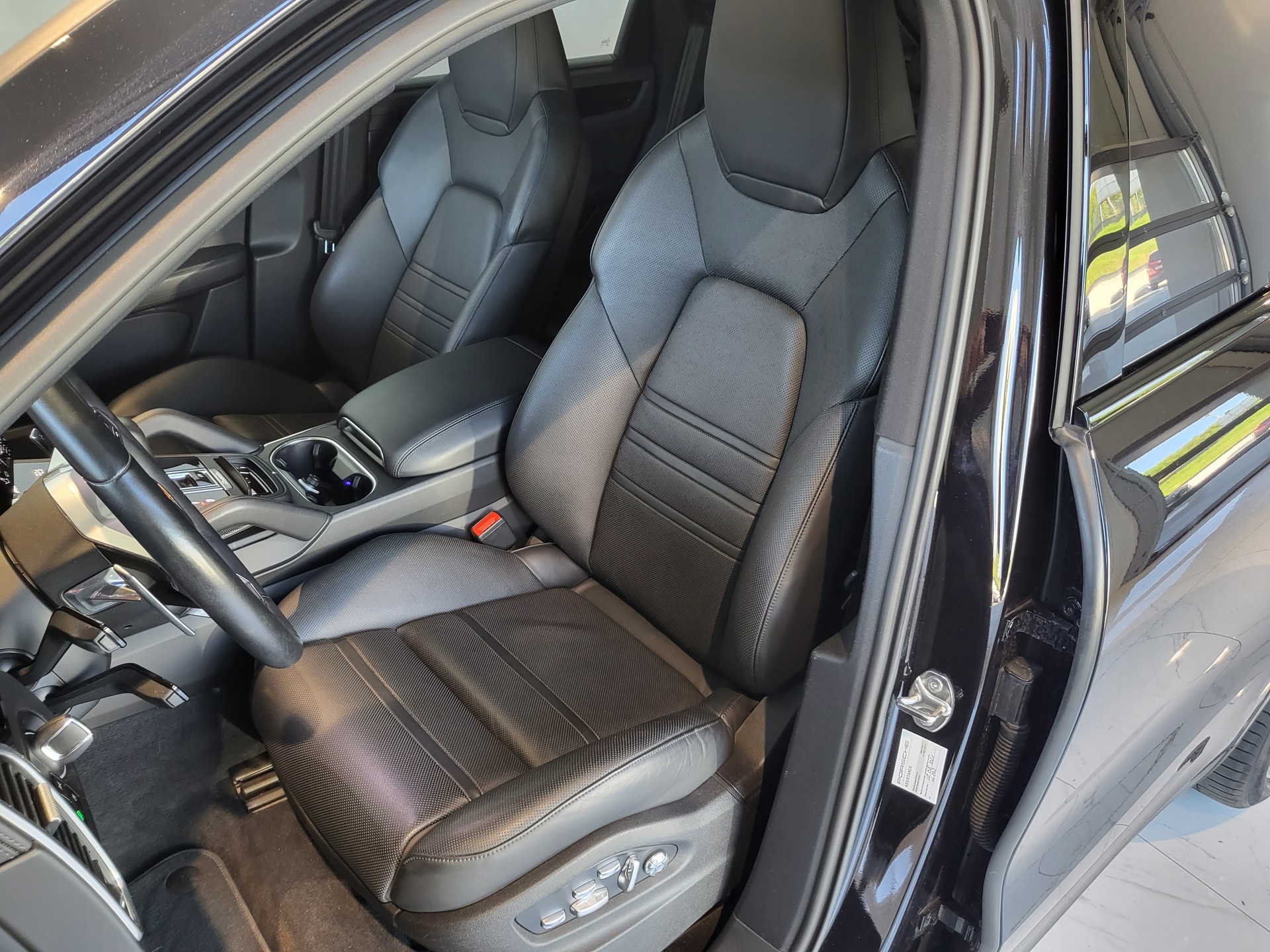 PORSCHE Cayenne S-image-4