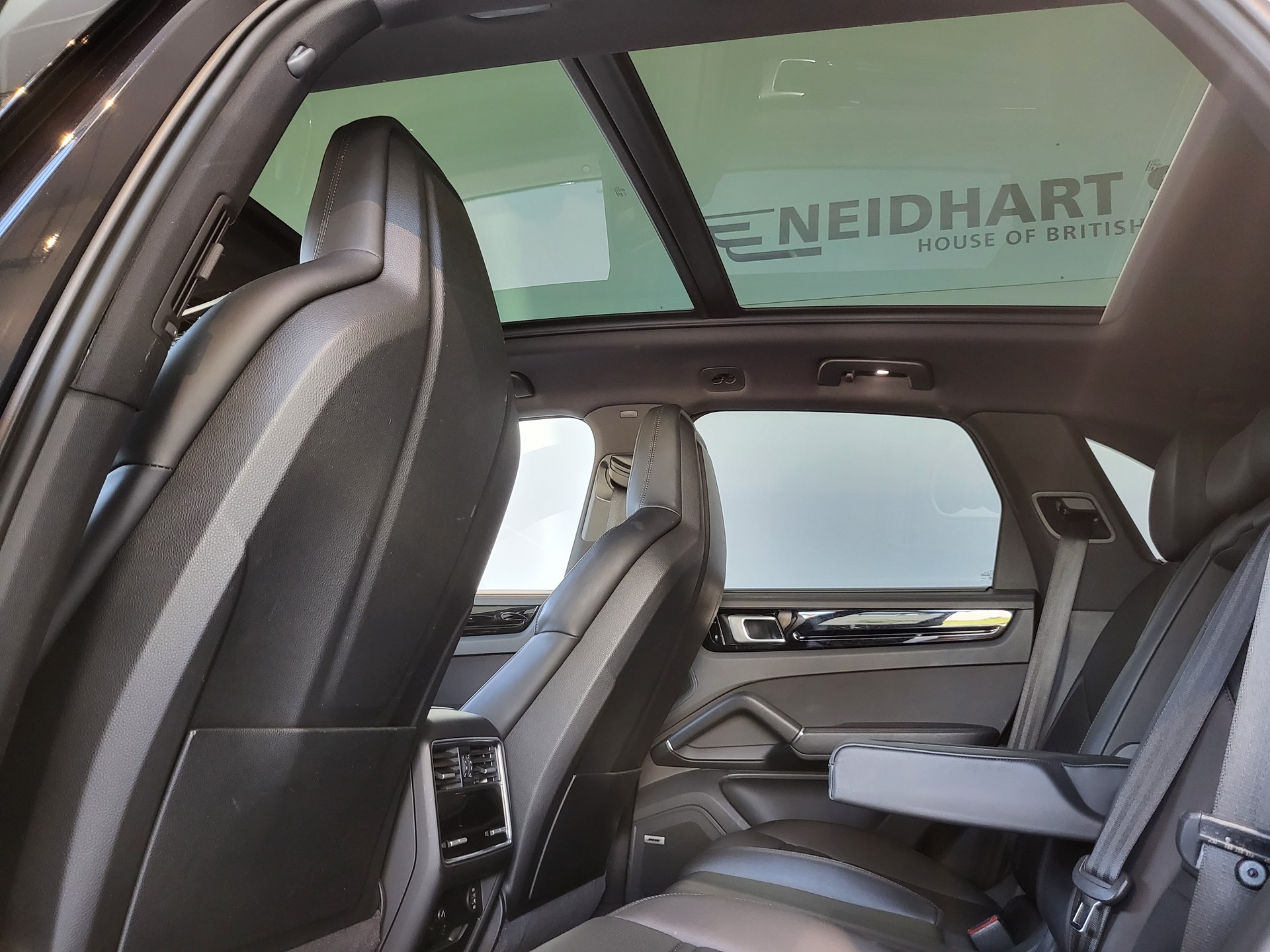 PORSCHE Cayenne S-image-6