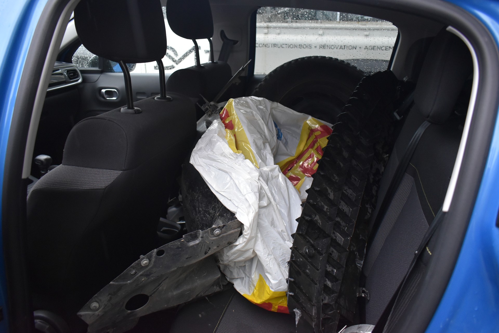 CITROEN C3 Aircross 1.2i PureTech Shine EAT6-image-12