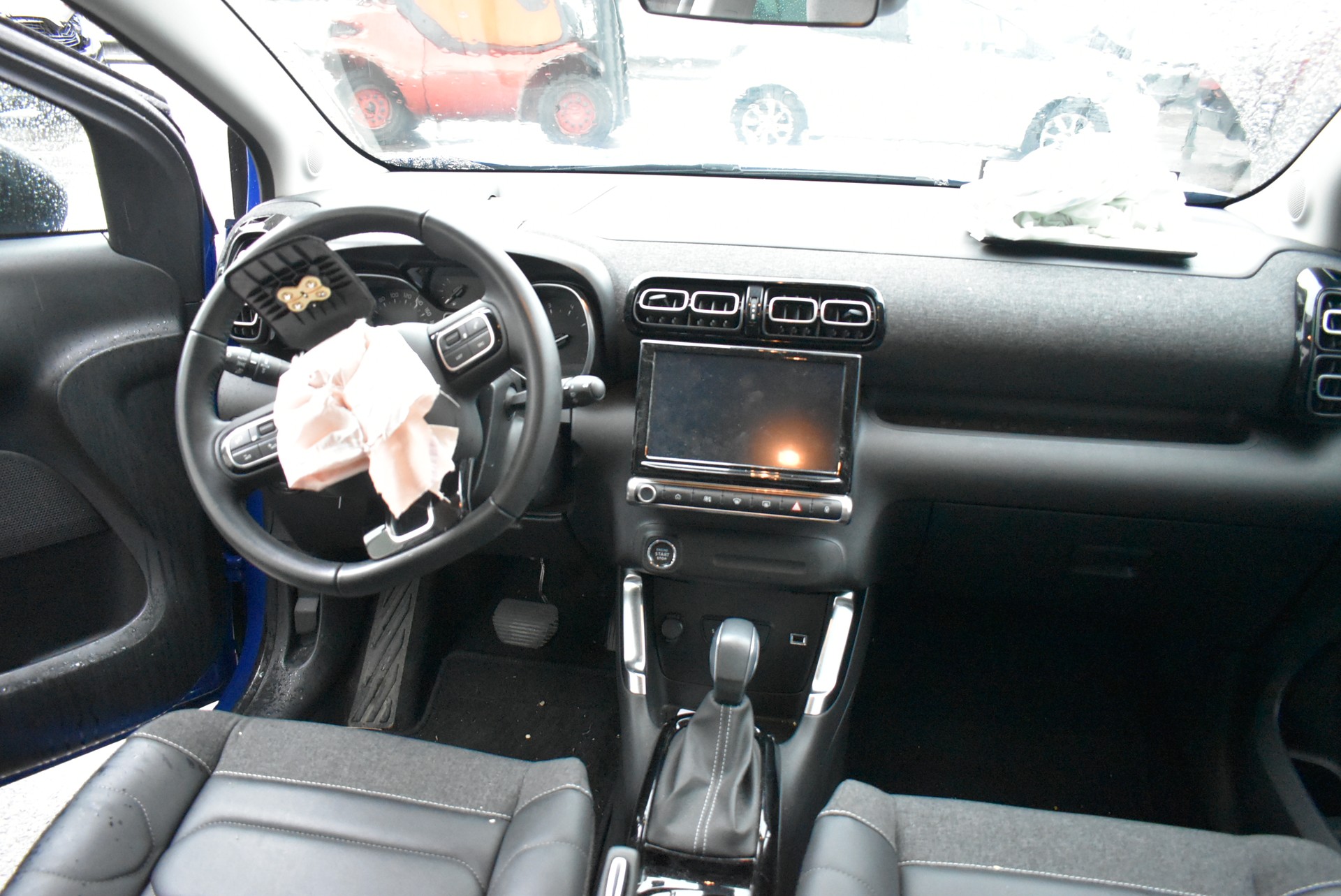 CITROEN C3 Aircross 1.2i PureTech Shine EAT6-image-3