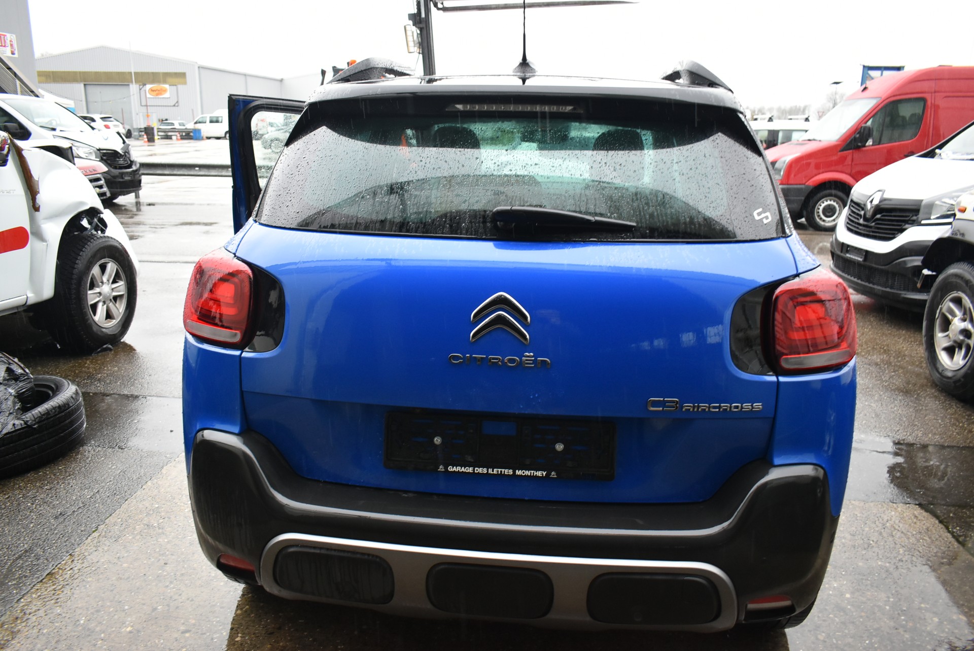 CITROEN C3 Aircross 1.2i PureTech Shine EAT6-image-5
