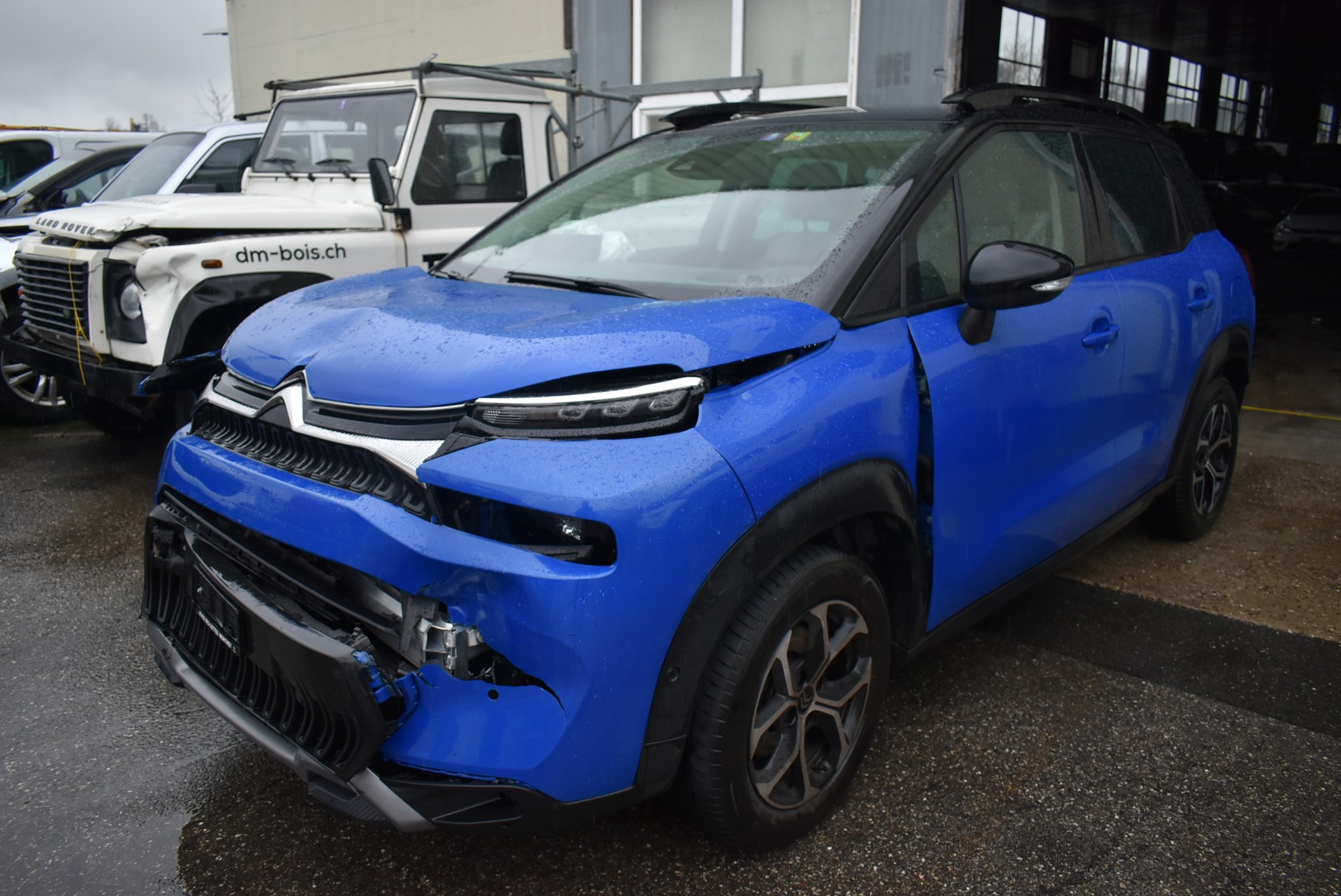 CITROEN C3 Aircross 1.2i PureTech Shine EAT6-image-0