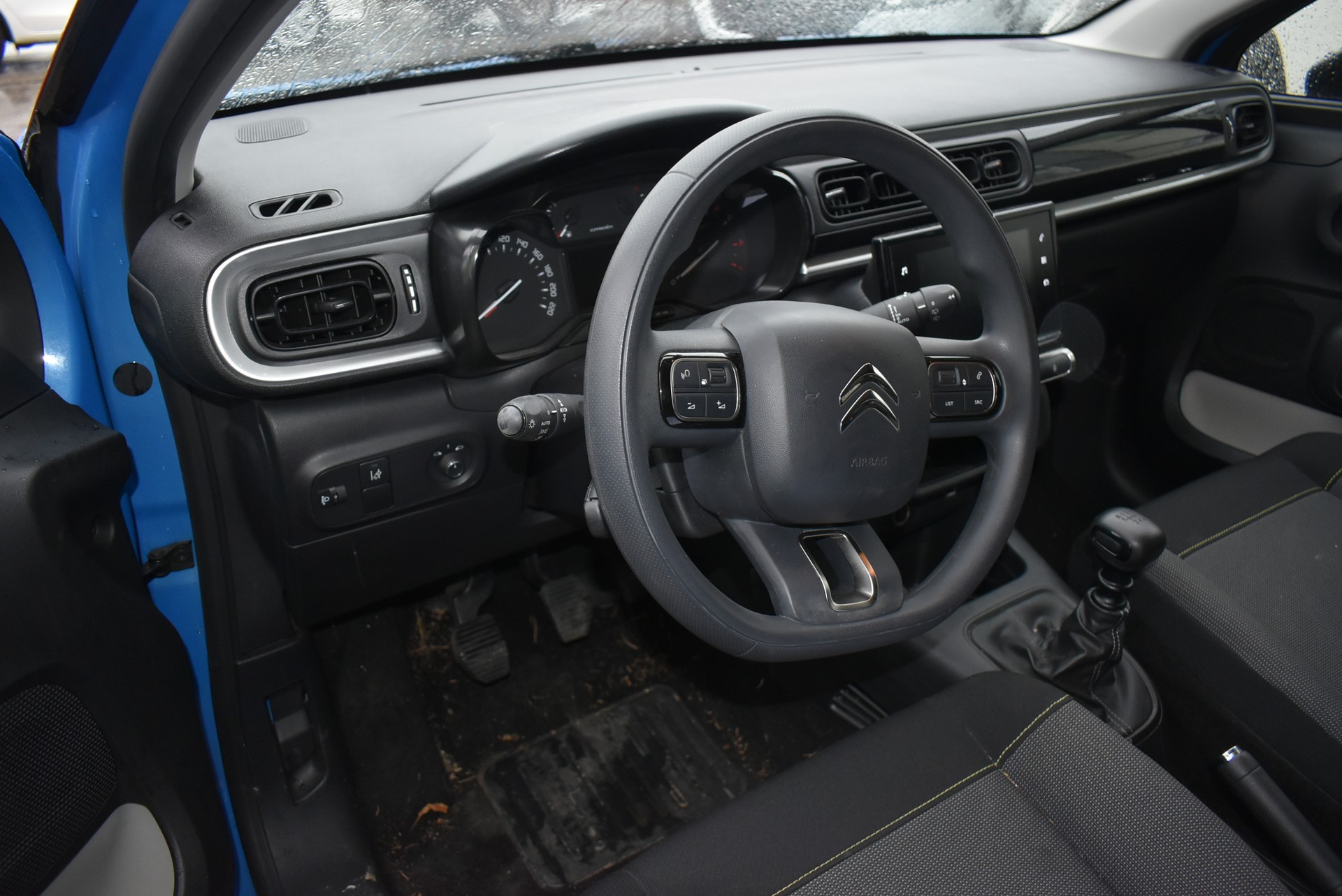 CITROEN C3 Aircross 1.2i PureTech Shine EAT6-image-11