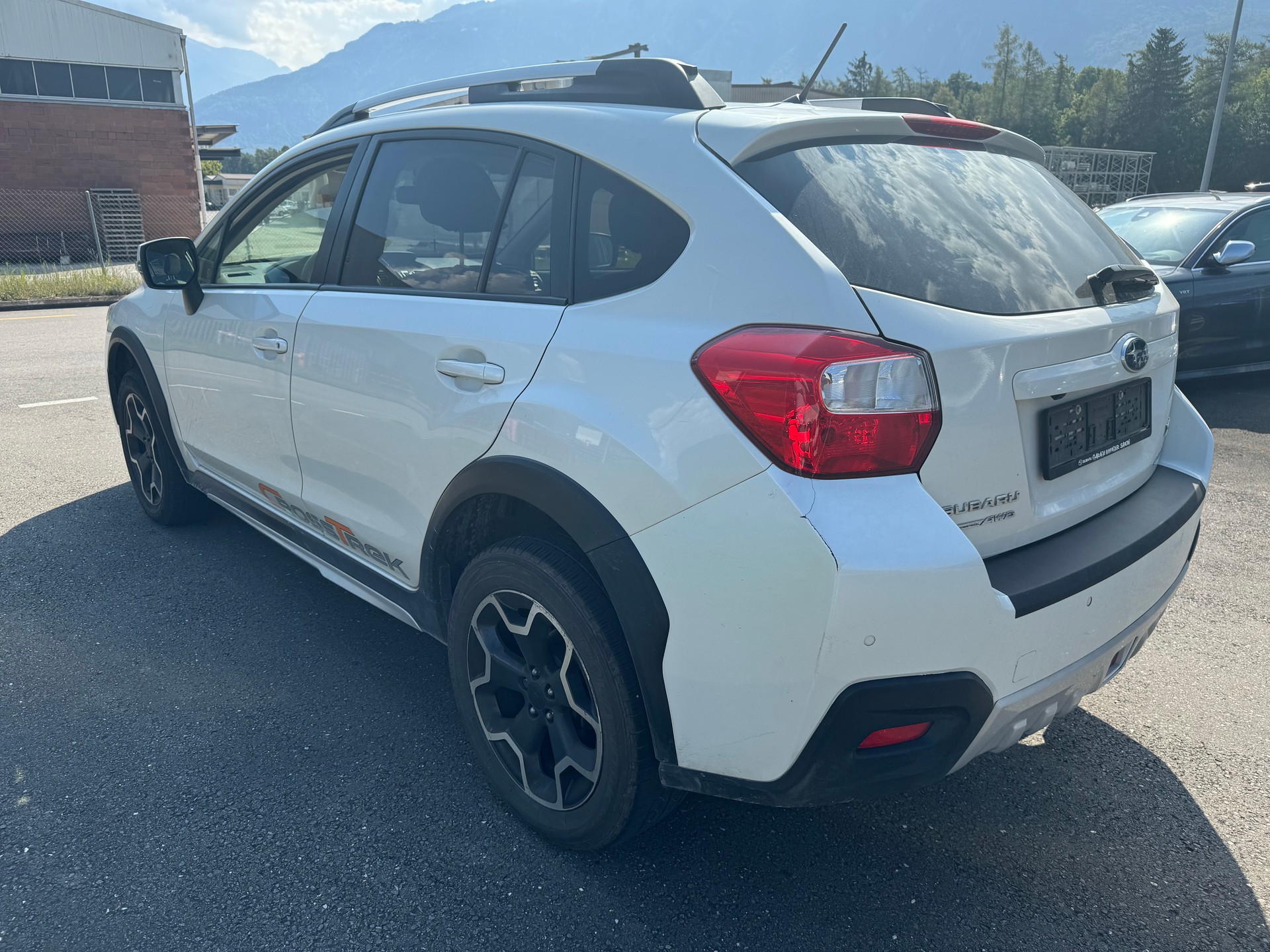 SUBARU XV 2.0 Swiss Three AWD CVT-image-5