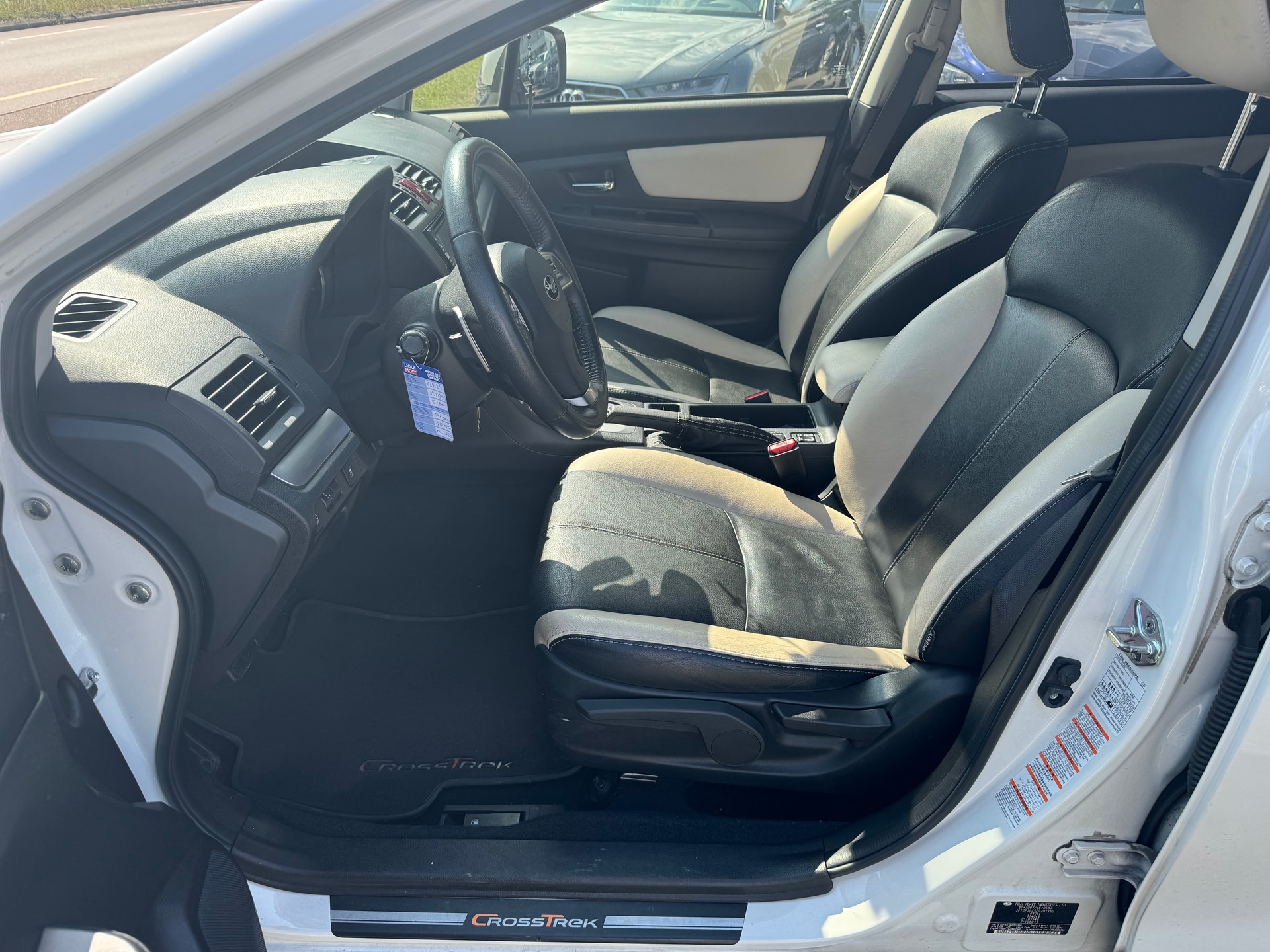 SUBARU XV 2.0 Swiss Three AWD CVT-image-8