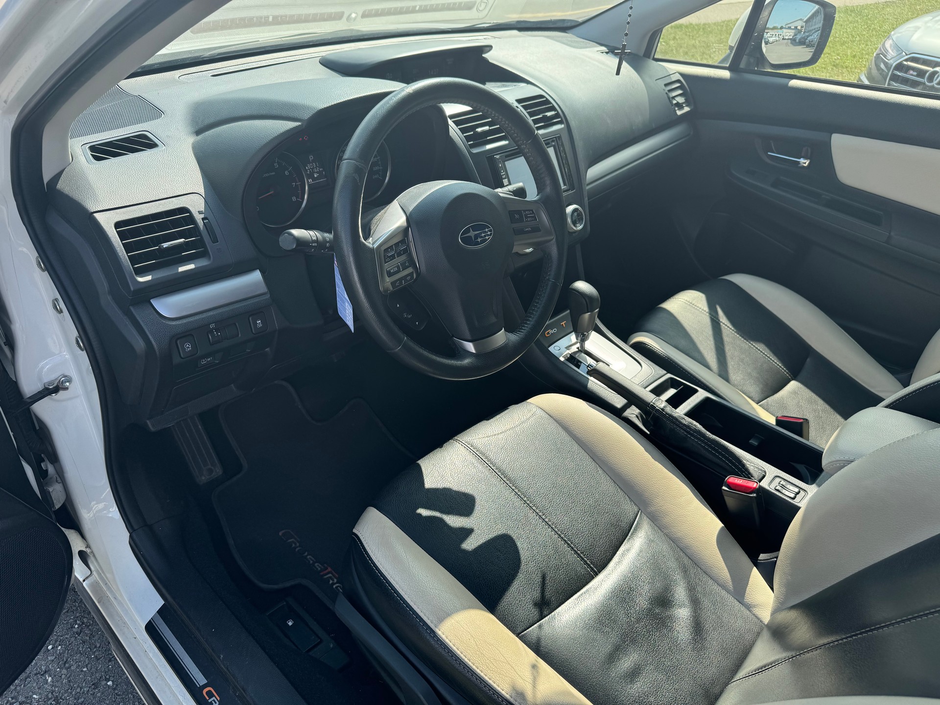 SUBARU XV 2.0 Swiss Three AWD CVT-image-10