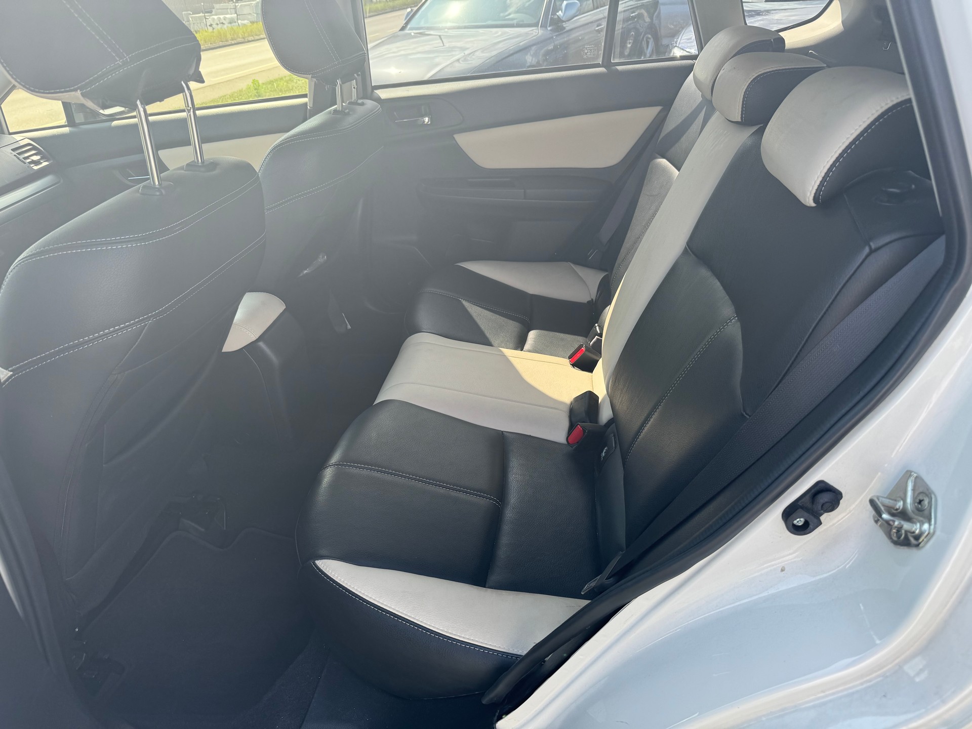SUBARU XV 2.0 Swiss Three AWD CVT-image-7