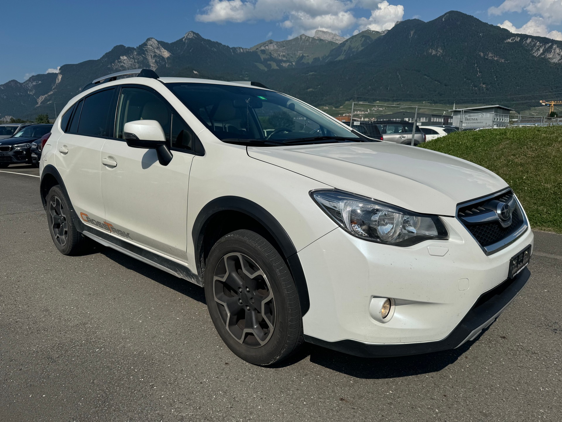 SUBARU XV 2.0 Swiss Three AWD CVT-image-3