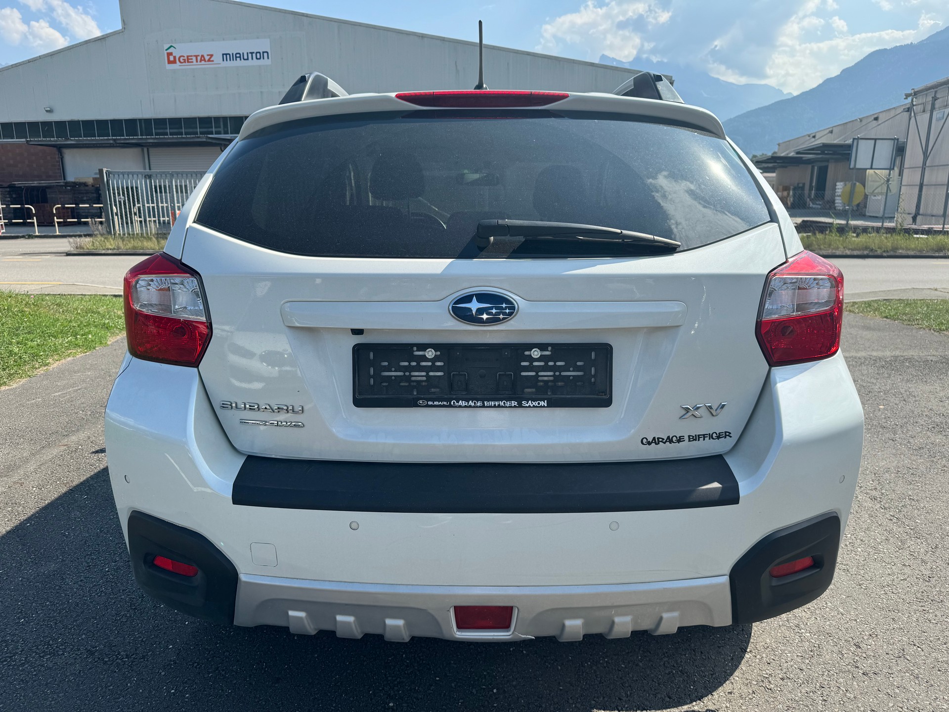 SUBARU XV 2.0 Swiss Three AWD CVT-image-4