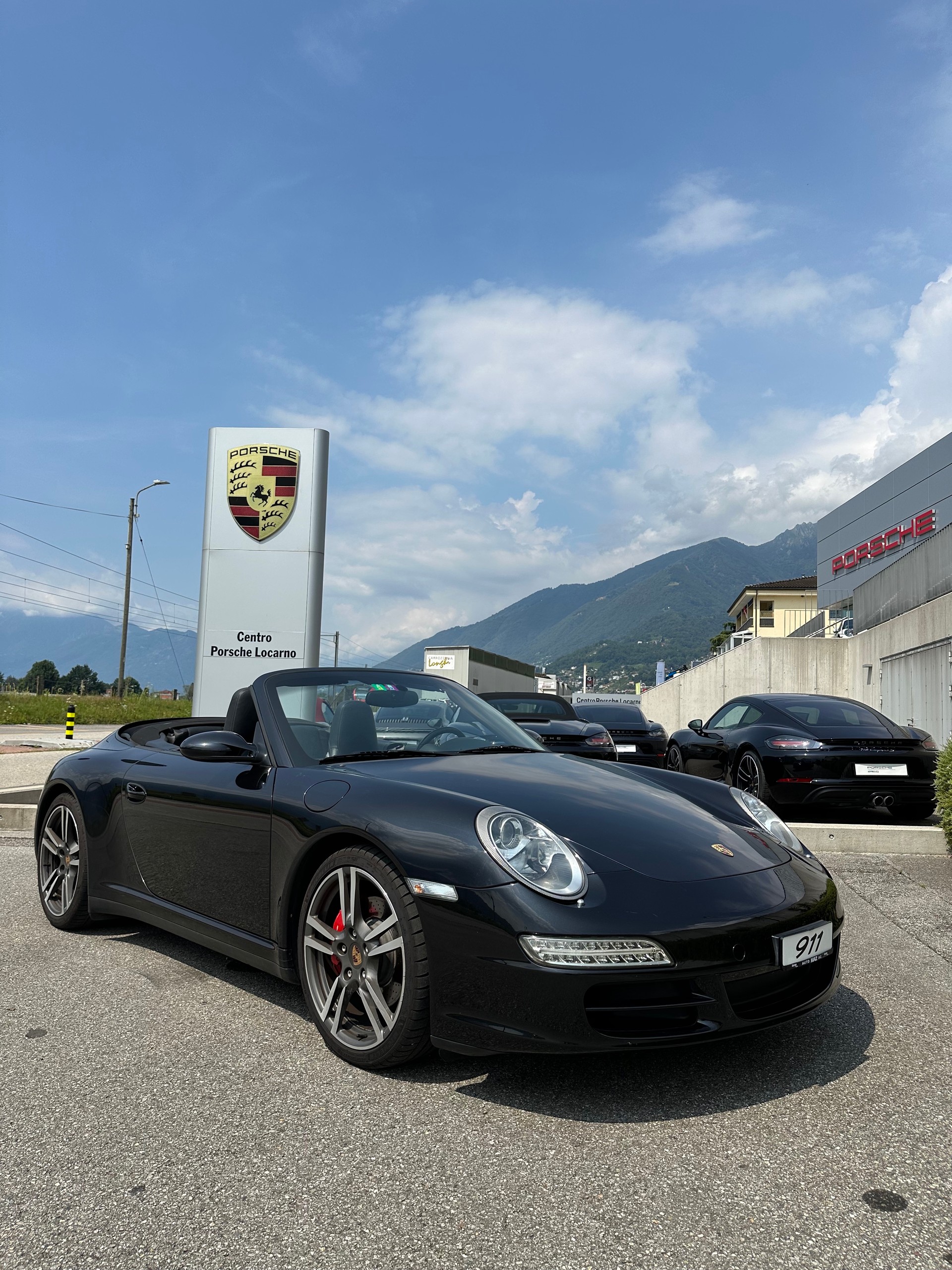 PORSCHE 911 Cabrio Carrera 4S-image-7