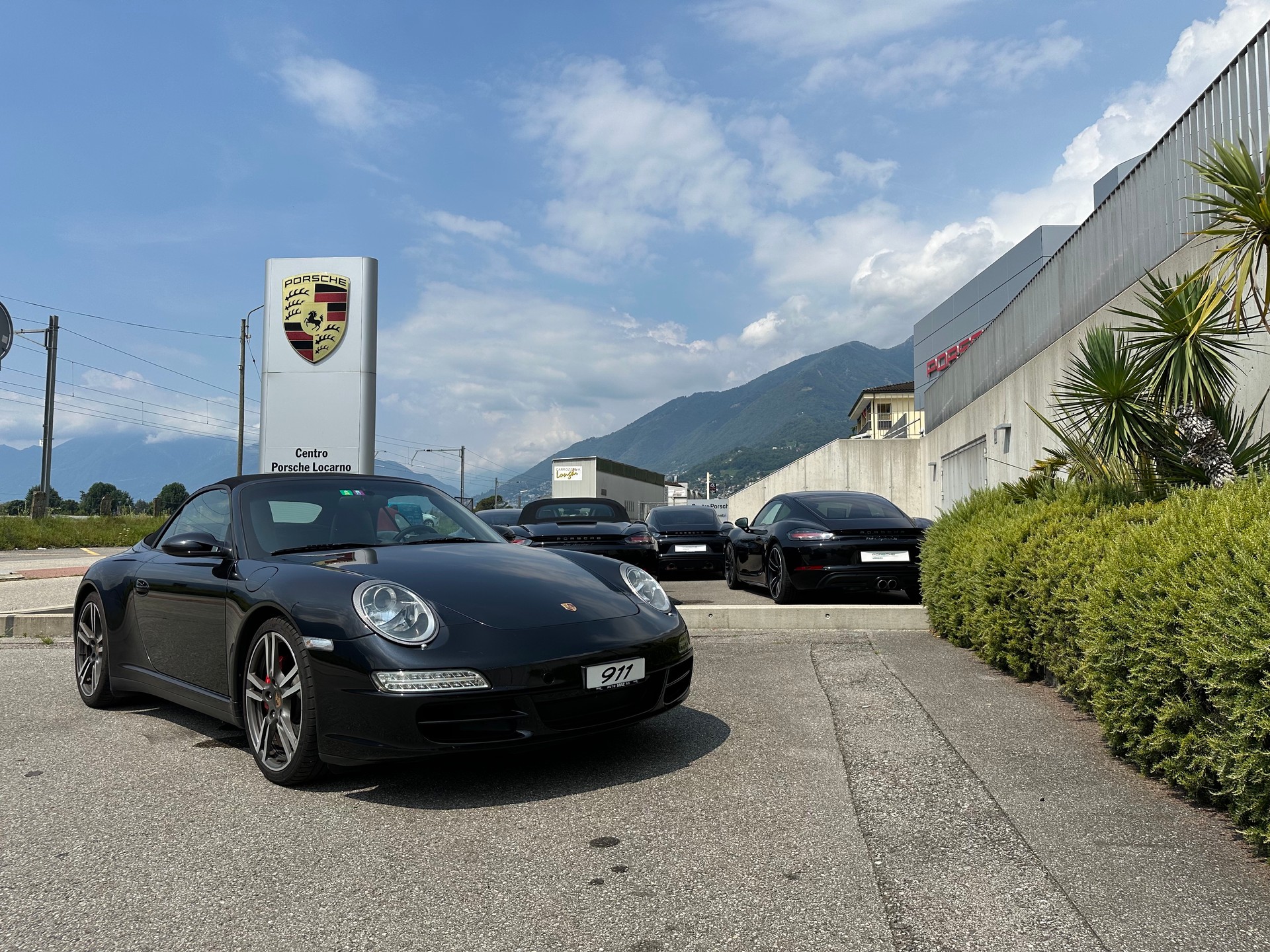 PORSCHE 911 Cabrio Carrera 4S-image-2
