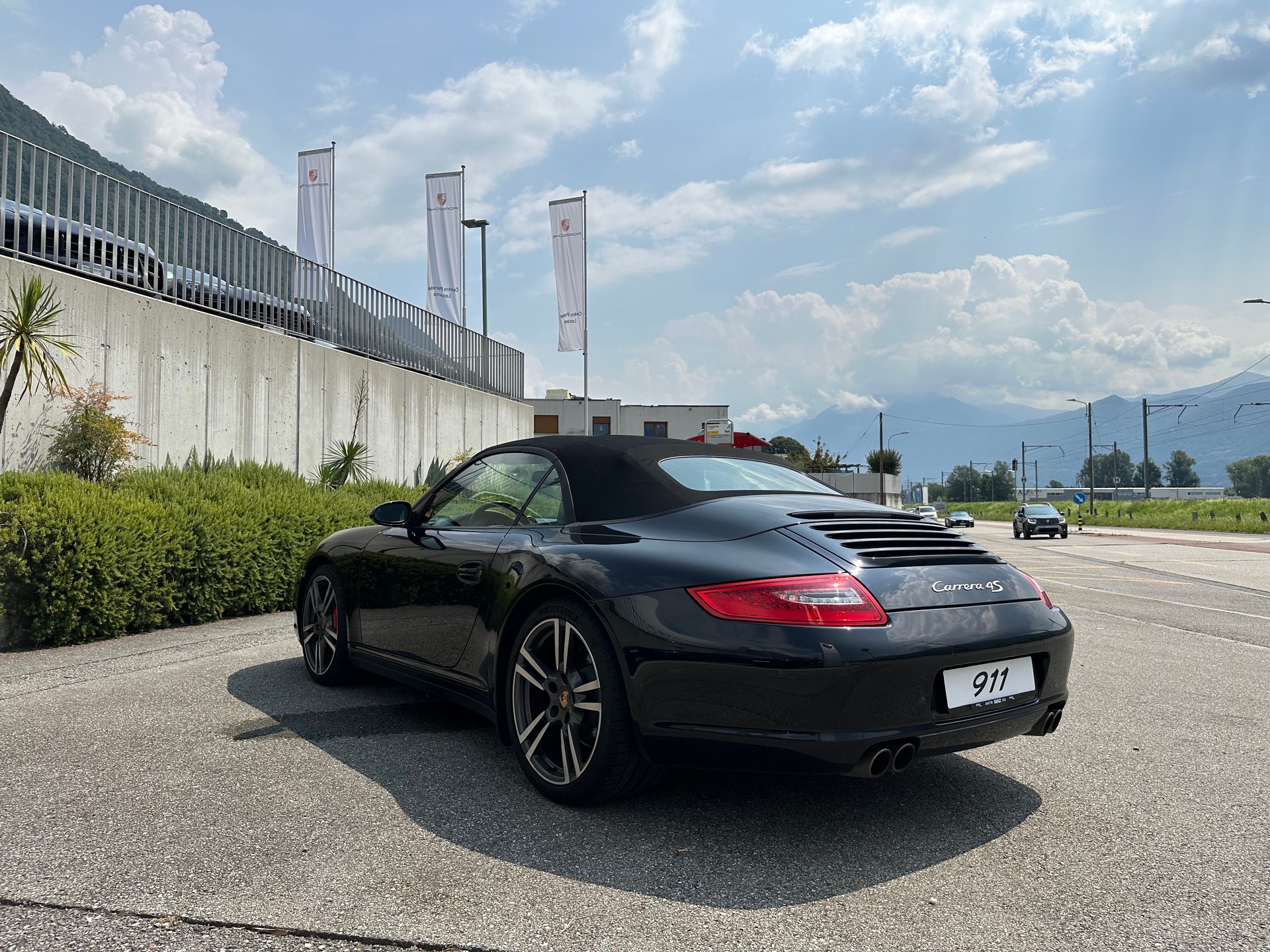 PORSCHE 911 Cabrio Carrera 4S-image-1